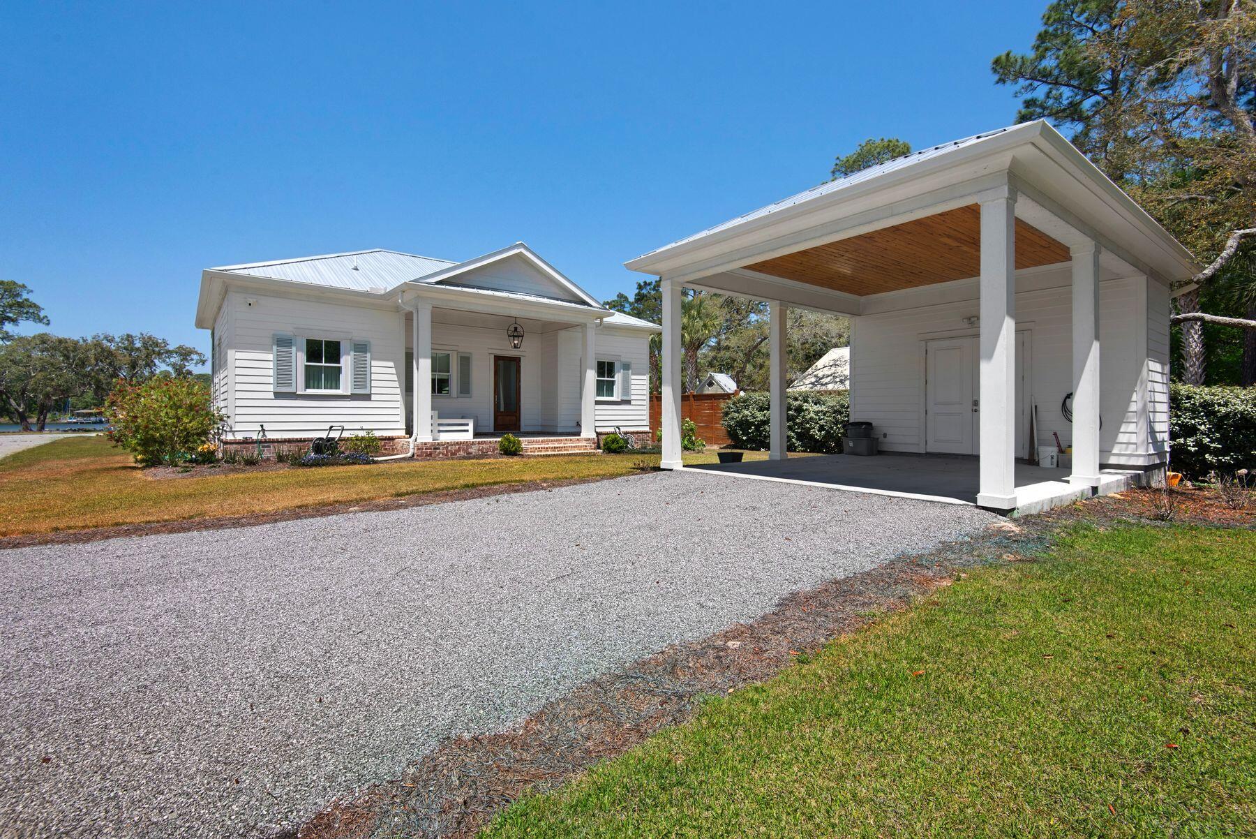 HEWETT BAYOU - Residential