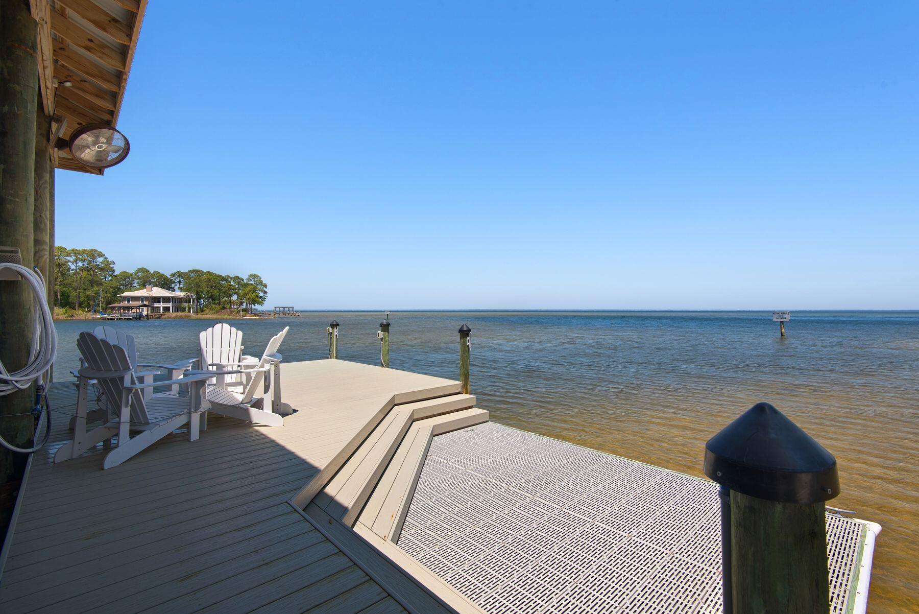 HEWETT BAYOU - Residential