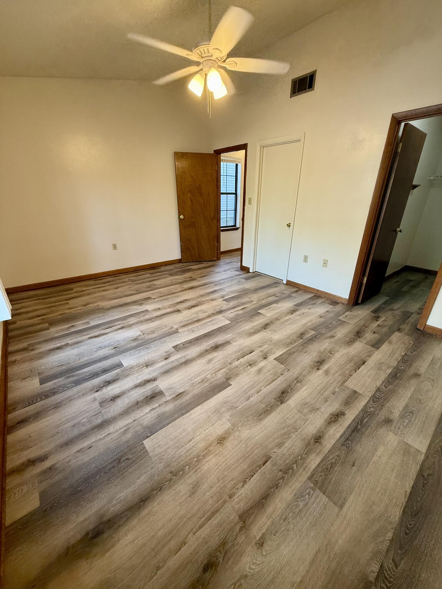 DOWNTOWNER - Residential Lease