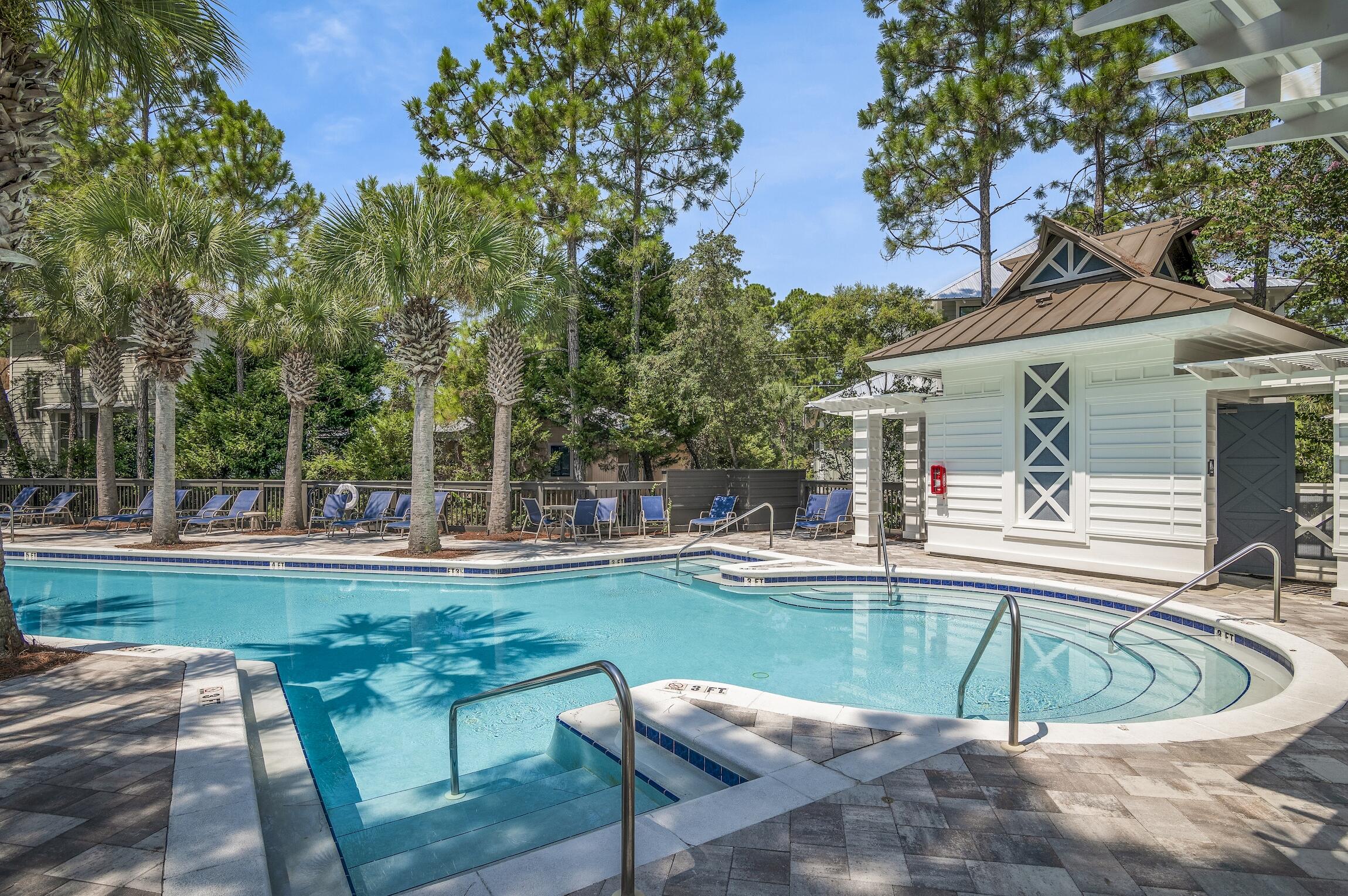 COTTAGES AT EASTERN LAKE - Residential