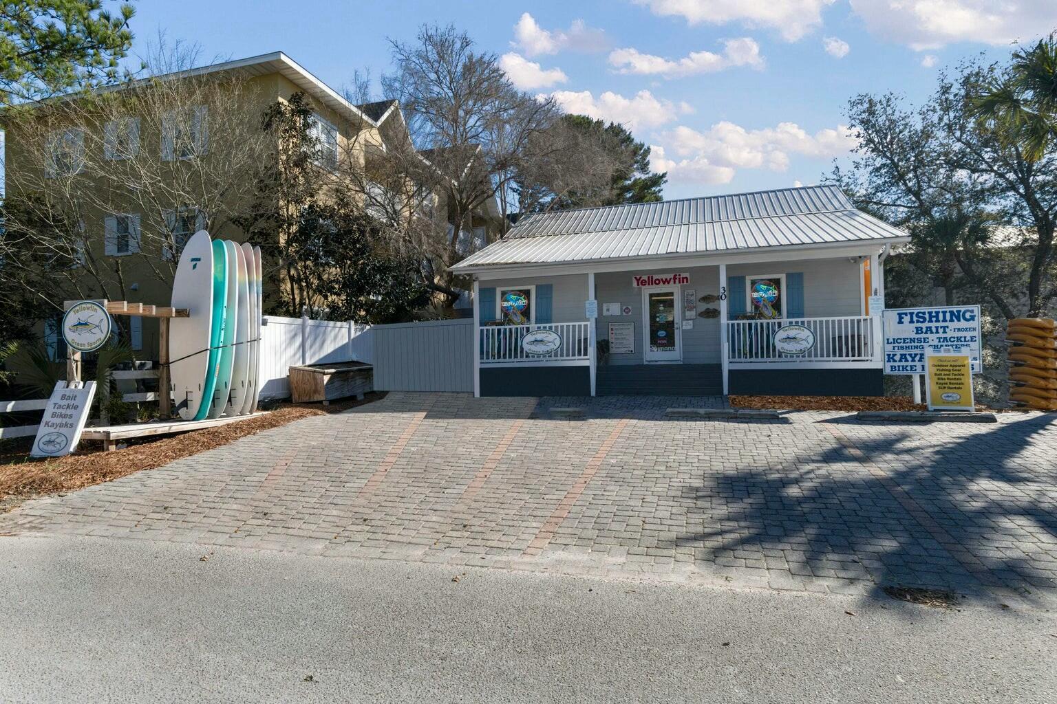 COTTAGES AT EASTERN LAKE - Residential