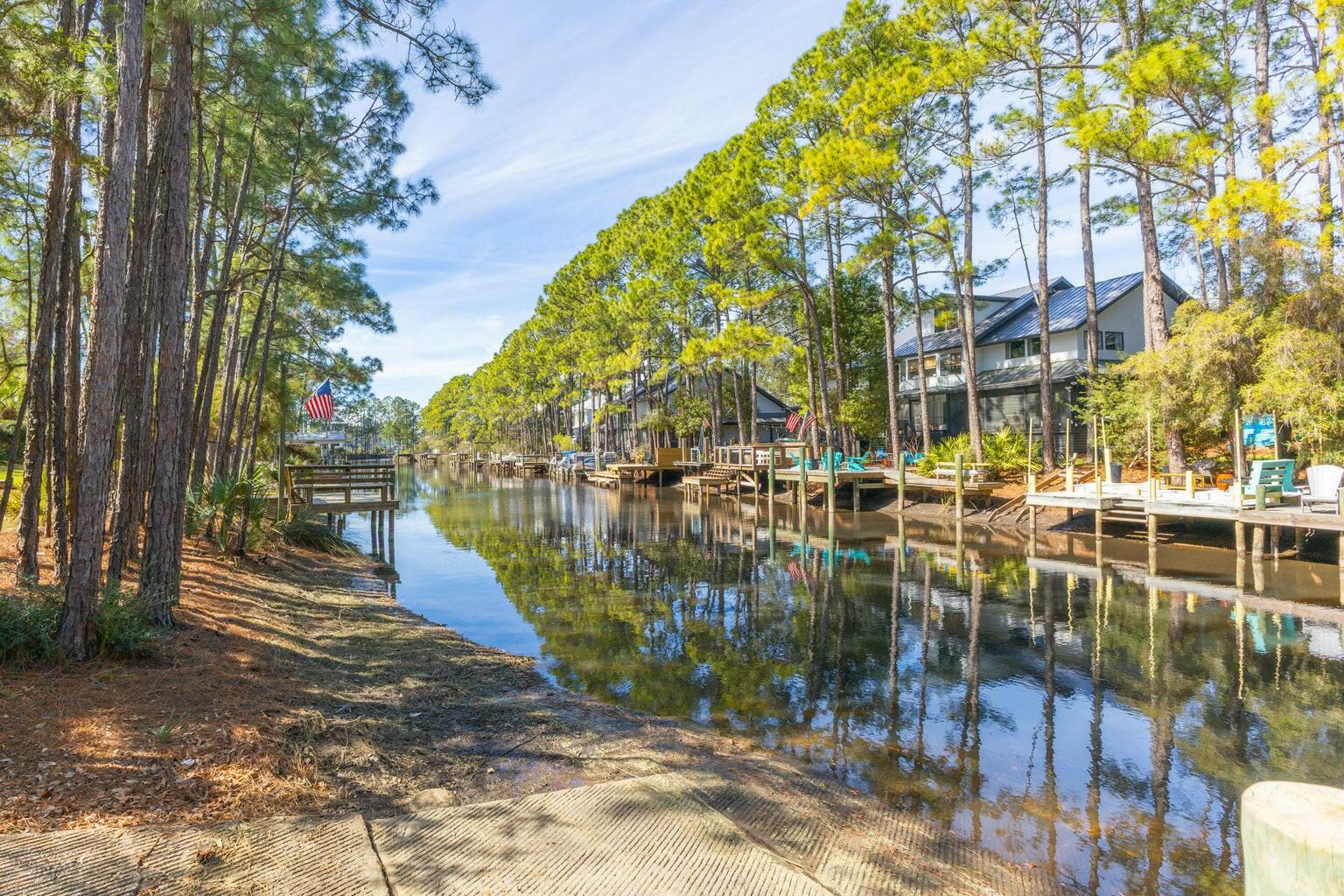 COTTAGES AT EASTERN LAKE - Residential