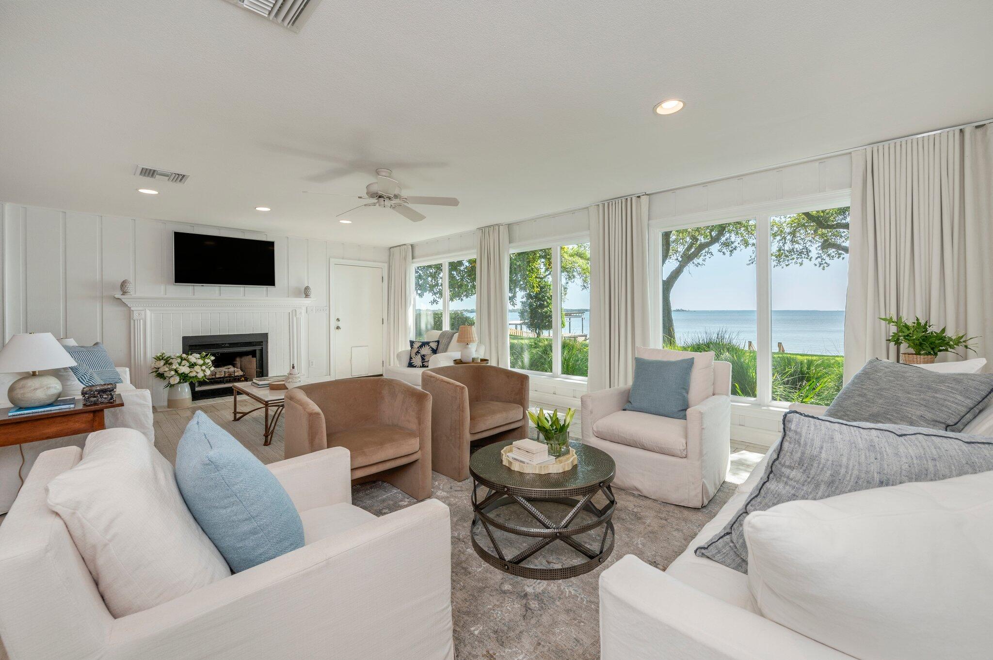 ELLIOTTS POINT - Residential
