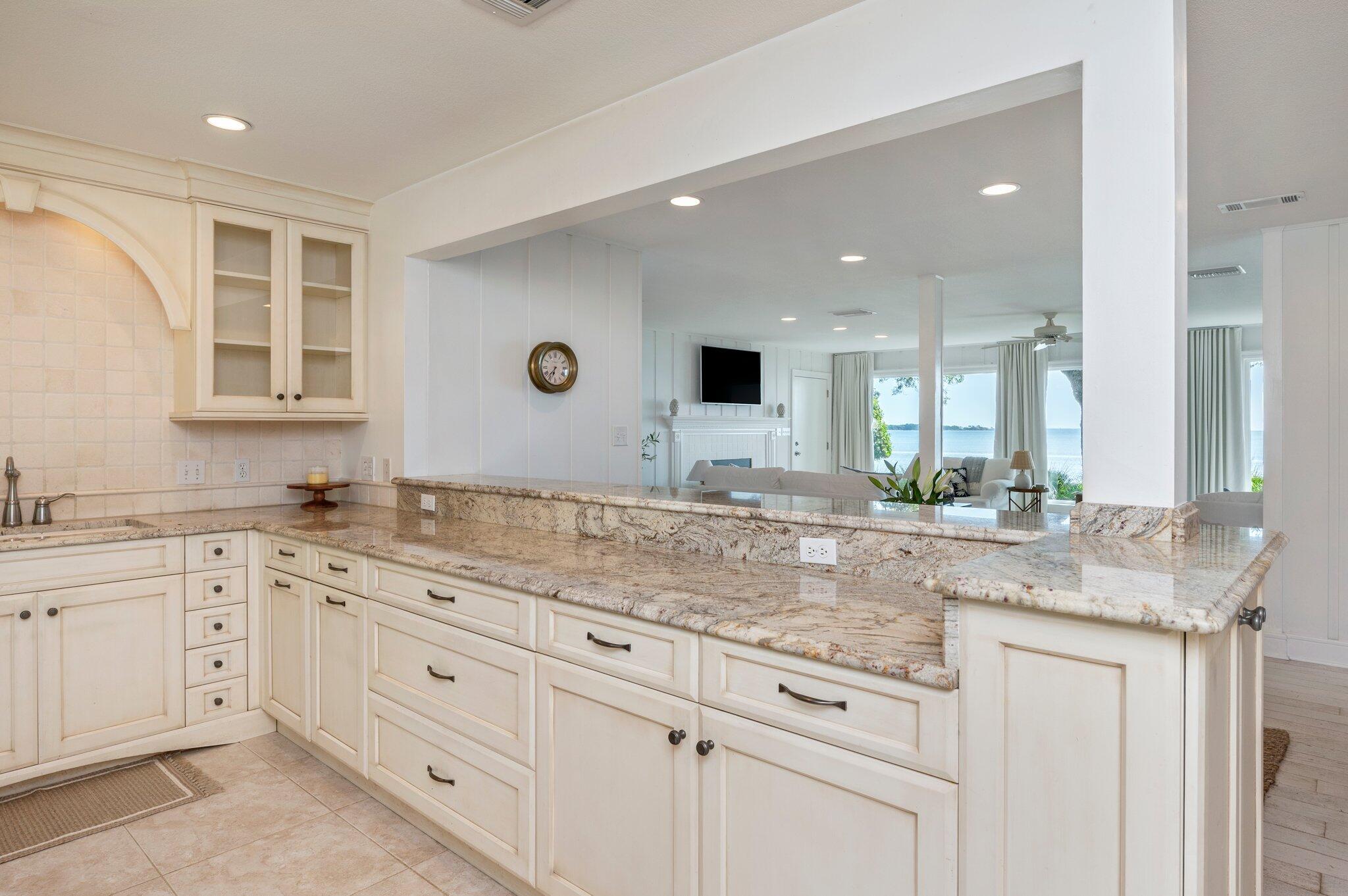 ELLIOTTS POINT - Residential