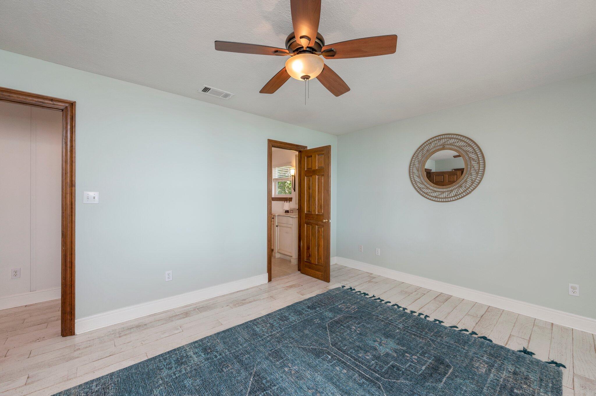 ELLIOTTS POINT - Residential
