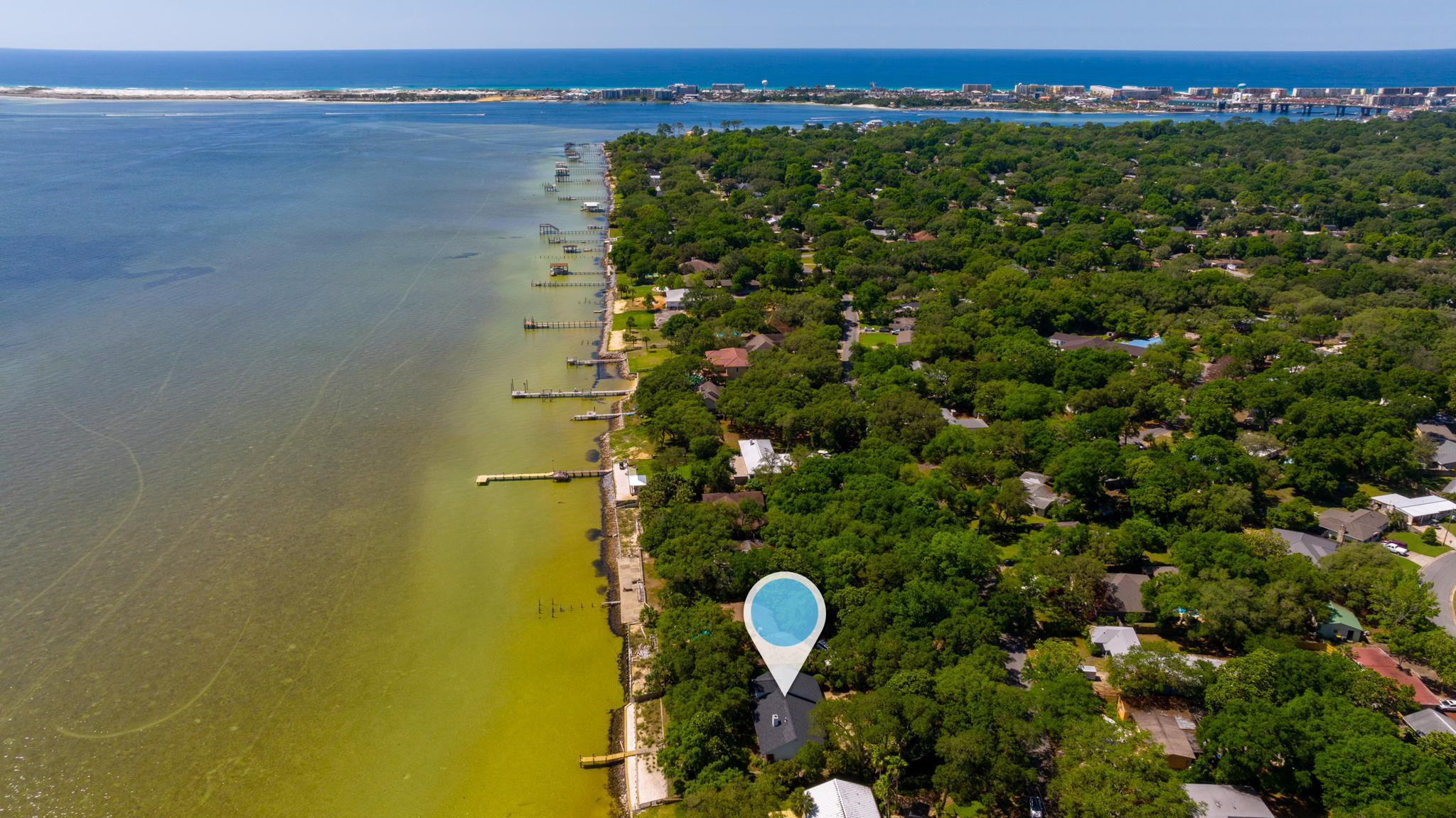 ELLIOTTS POINT - Residential