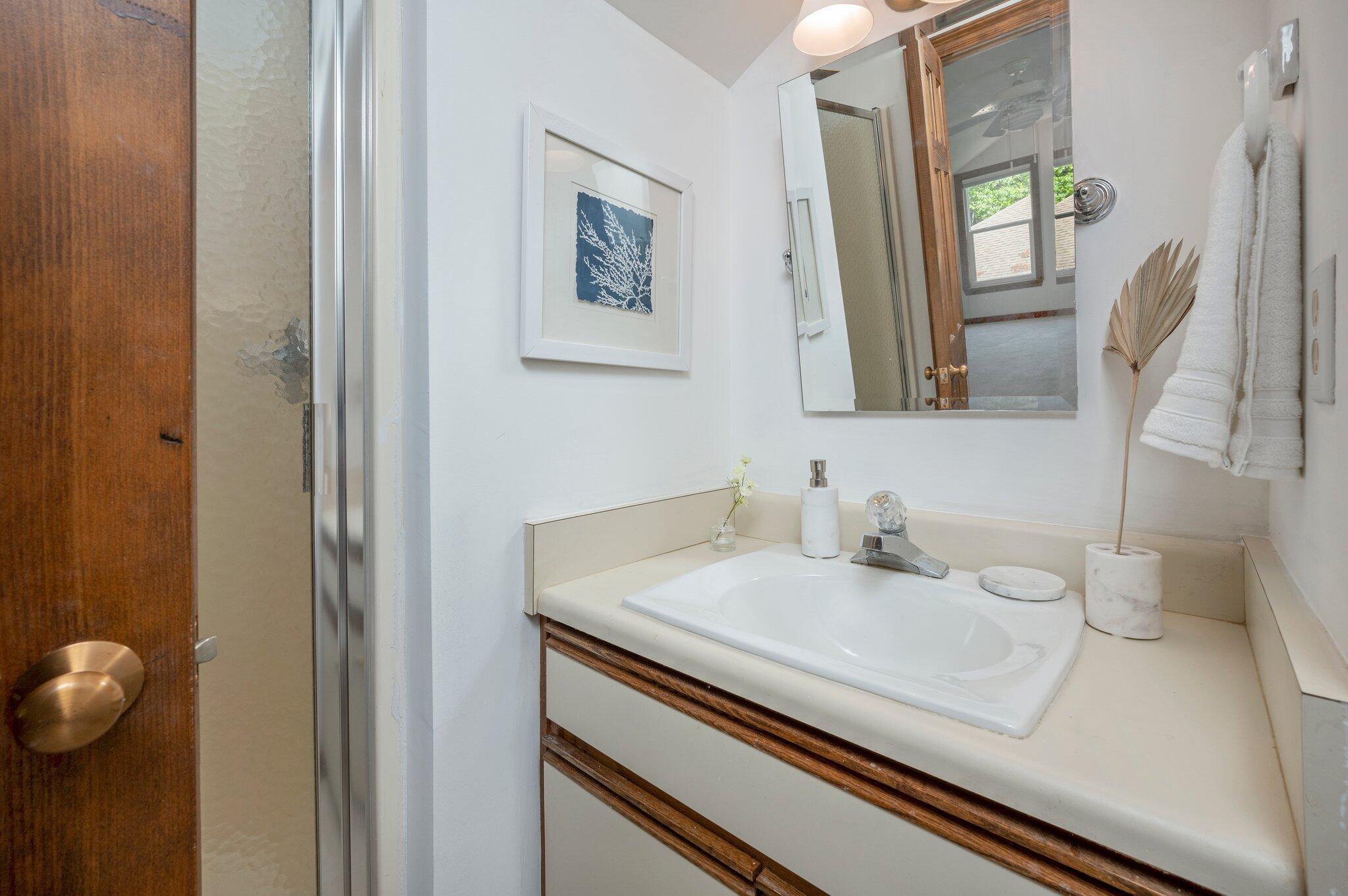 ELLIOTTS POINT - Residential