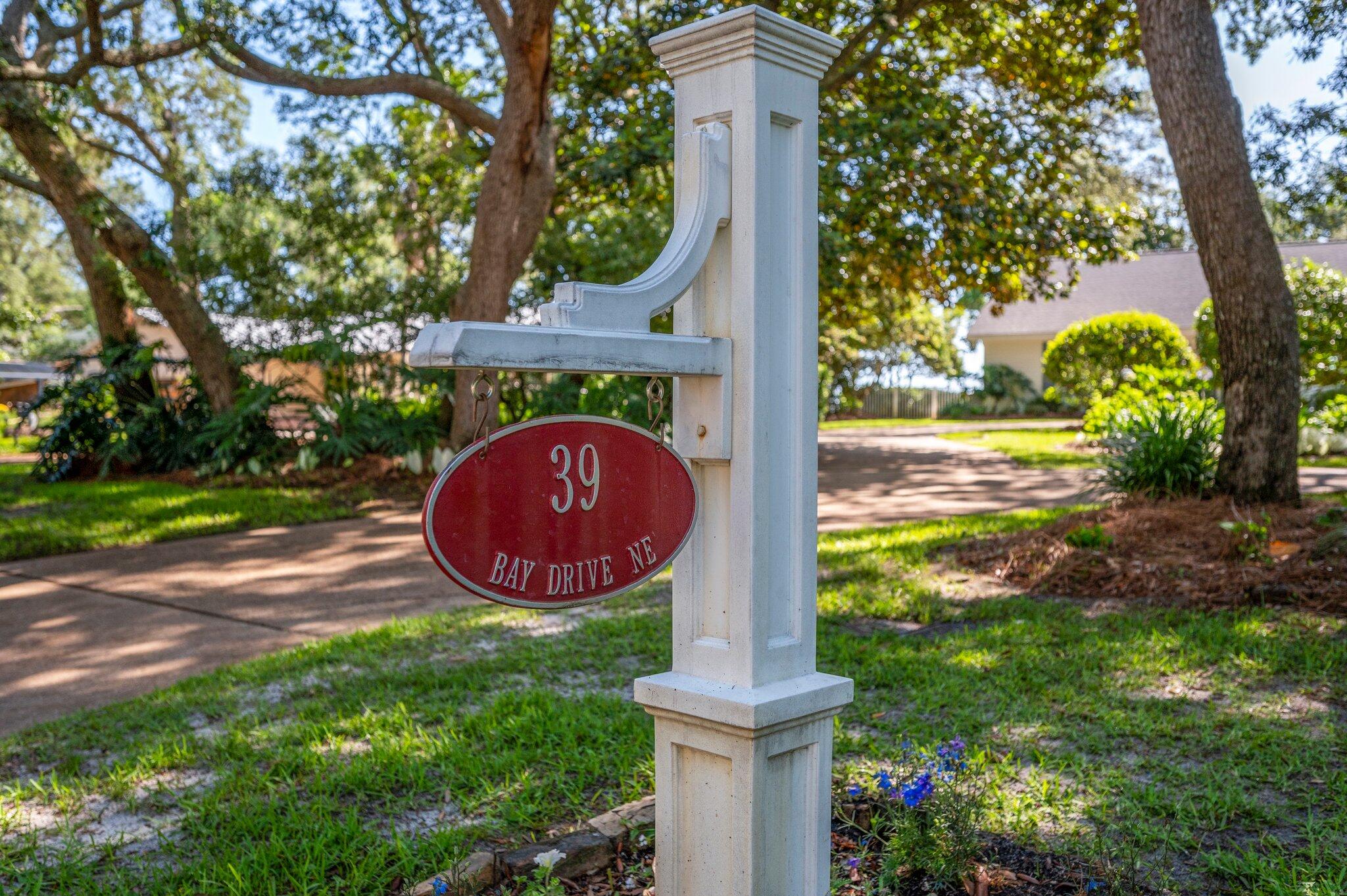 ELLIOTTS POINT - Residential