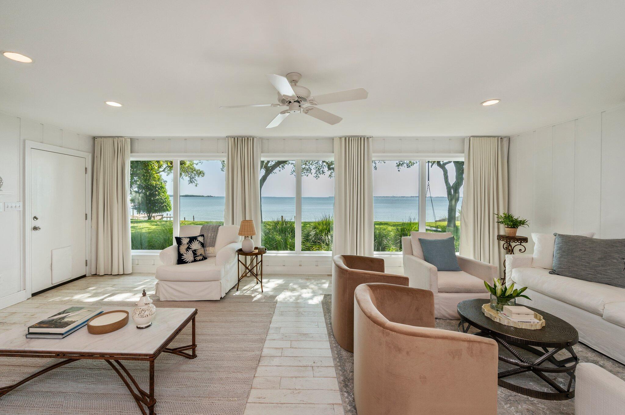 ELLIOTTS POINT - Residential