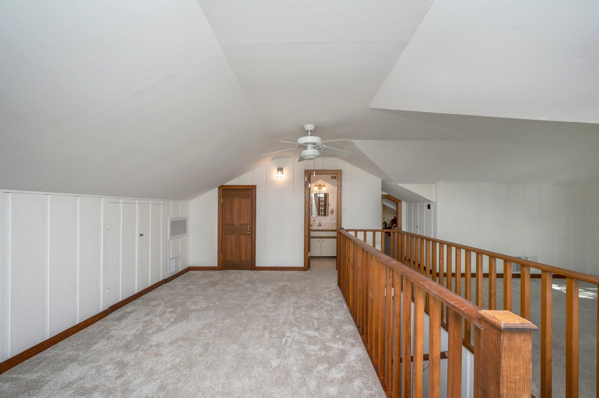 ELLIOTTS POINT - Residential
