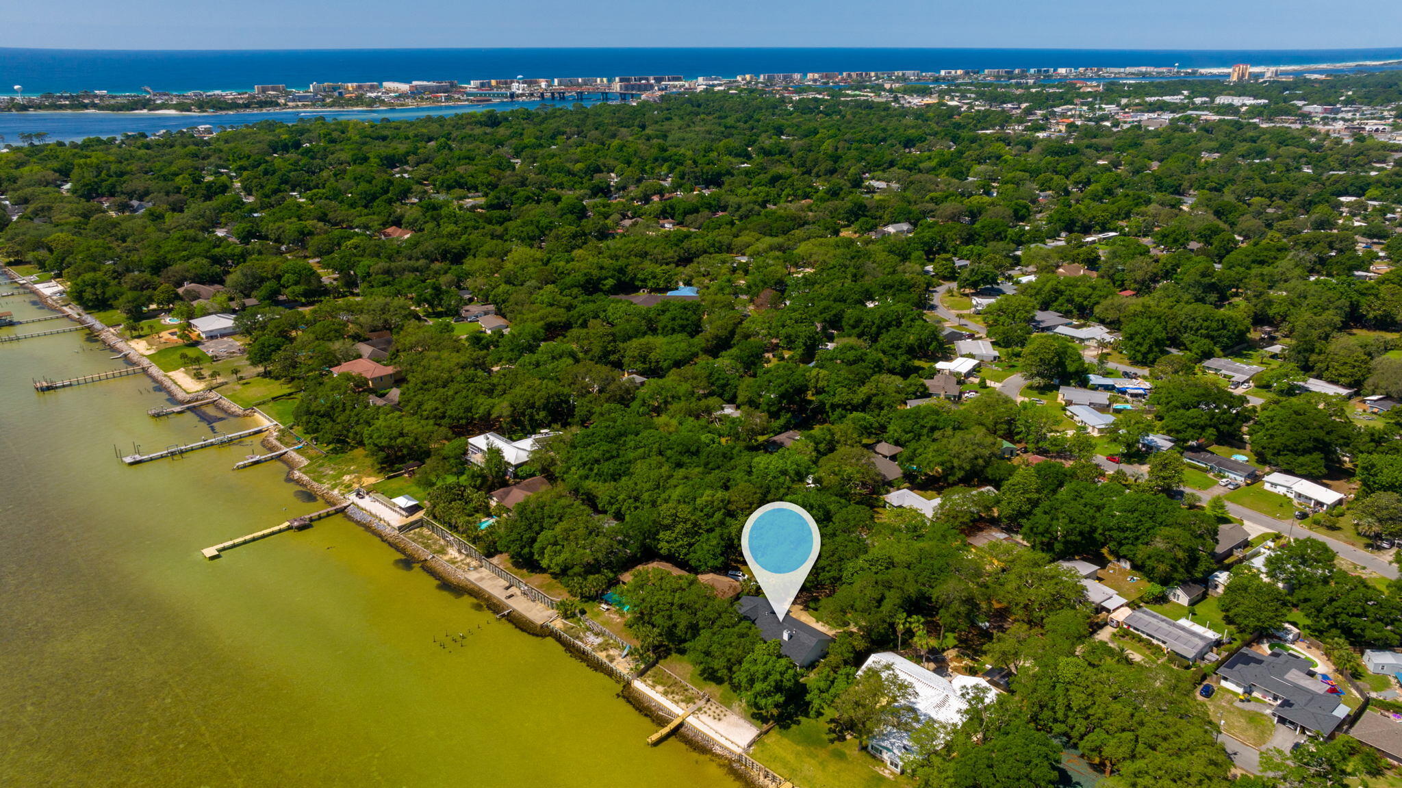 ELLIOTTS POINT - Residential