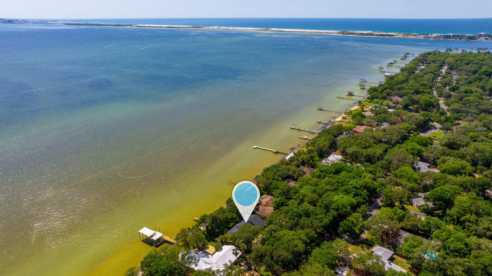 ELLIOTTS POINT - Residential