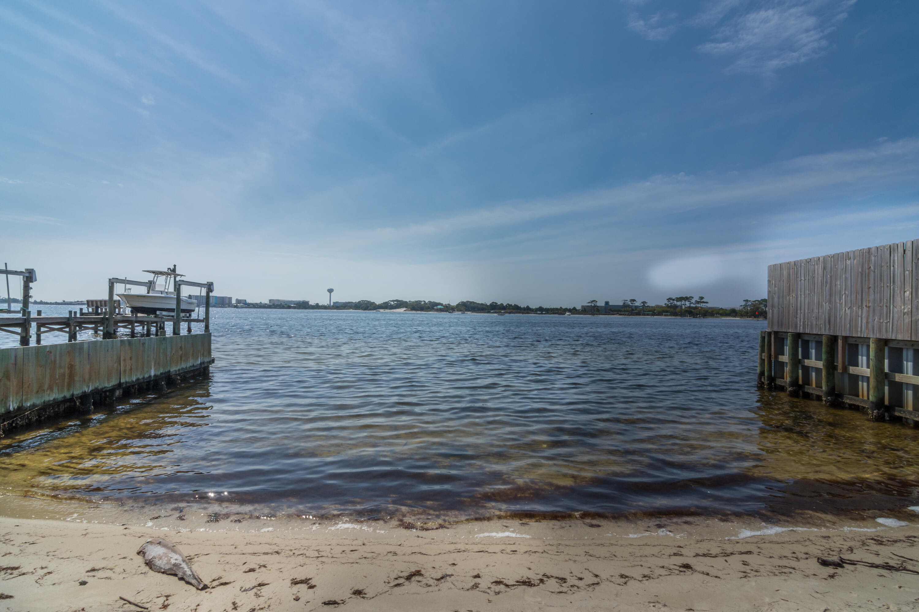 ELLIOTTS POINT - Residential