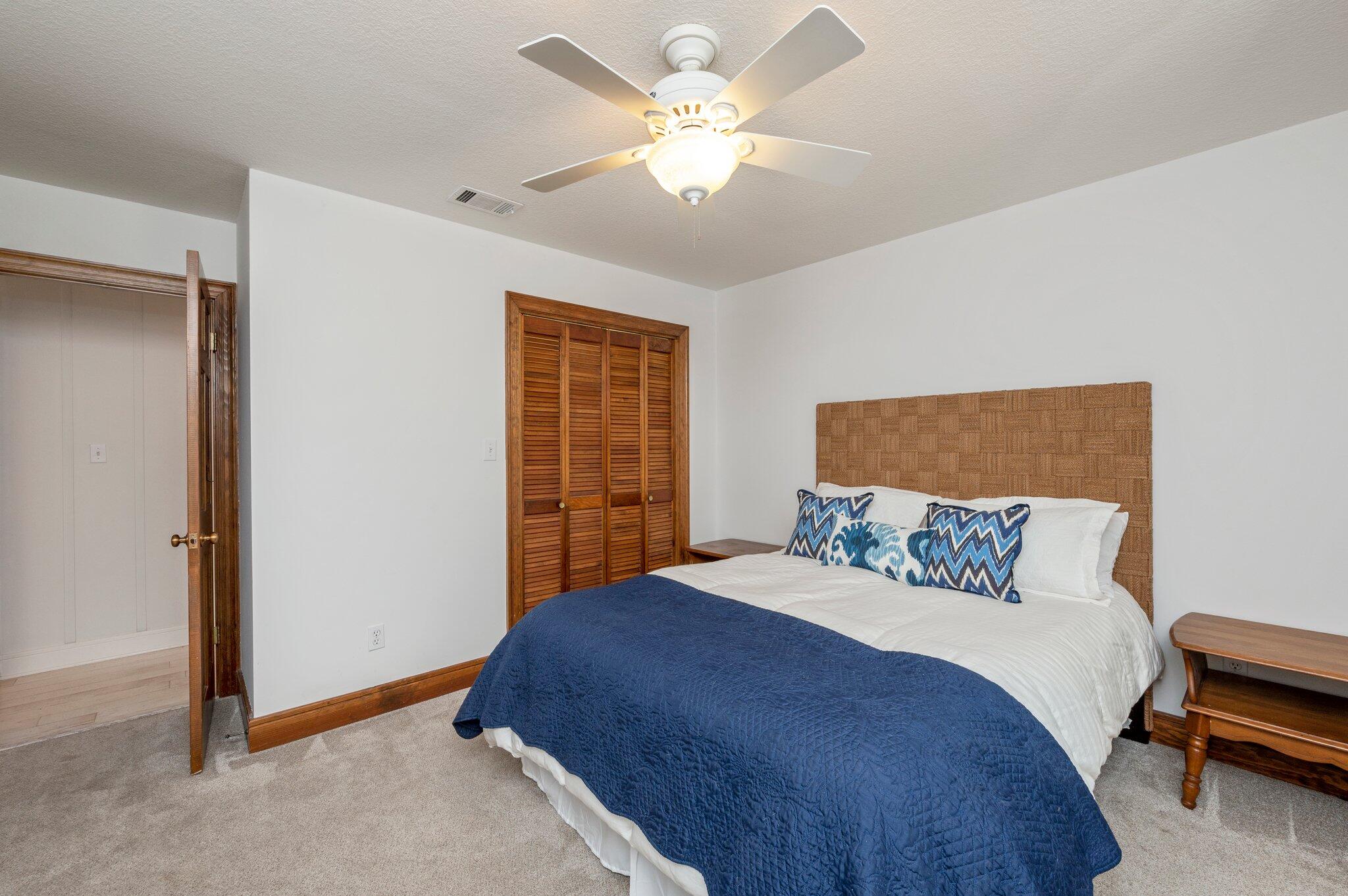 ELLIOTTS POINT - Residential