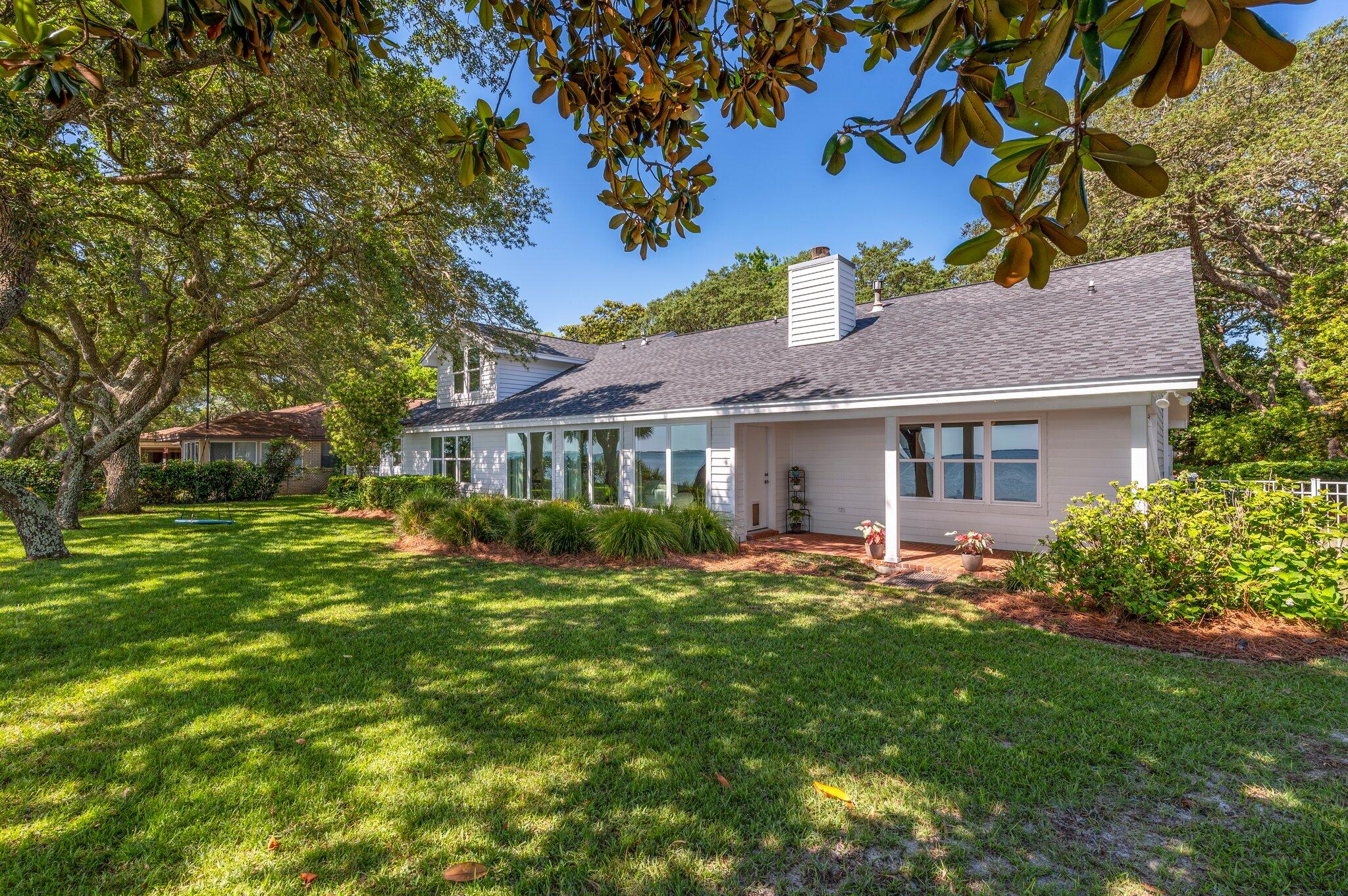 ELLIOTTS POINT - Residential