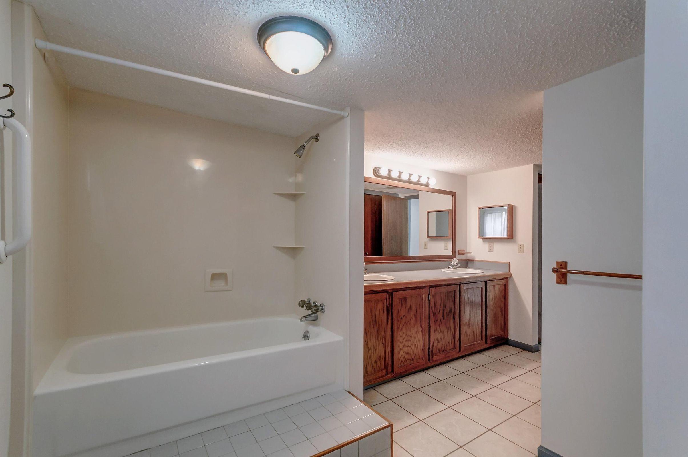 EASTWOOD 5TH ADDN - Residential