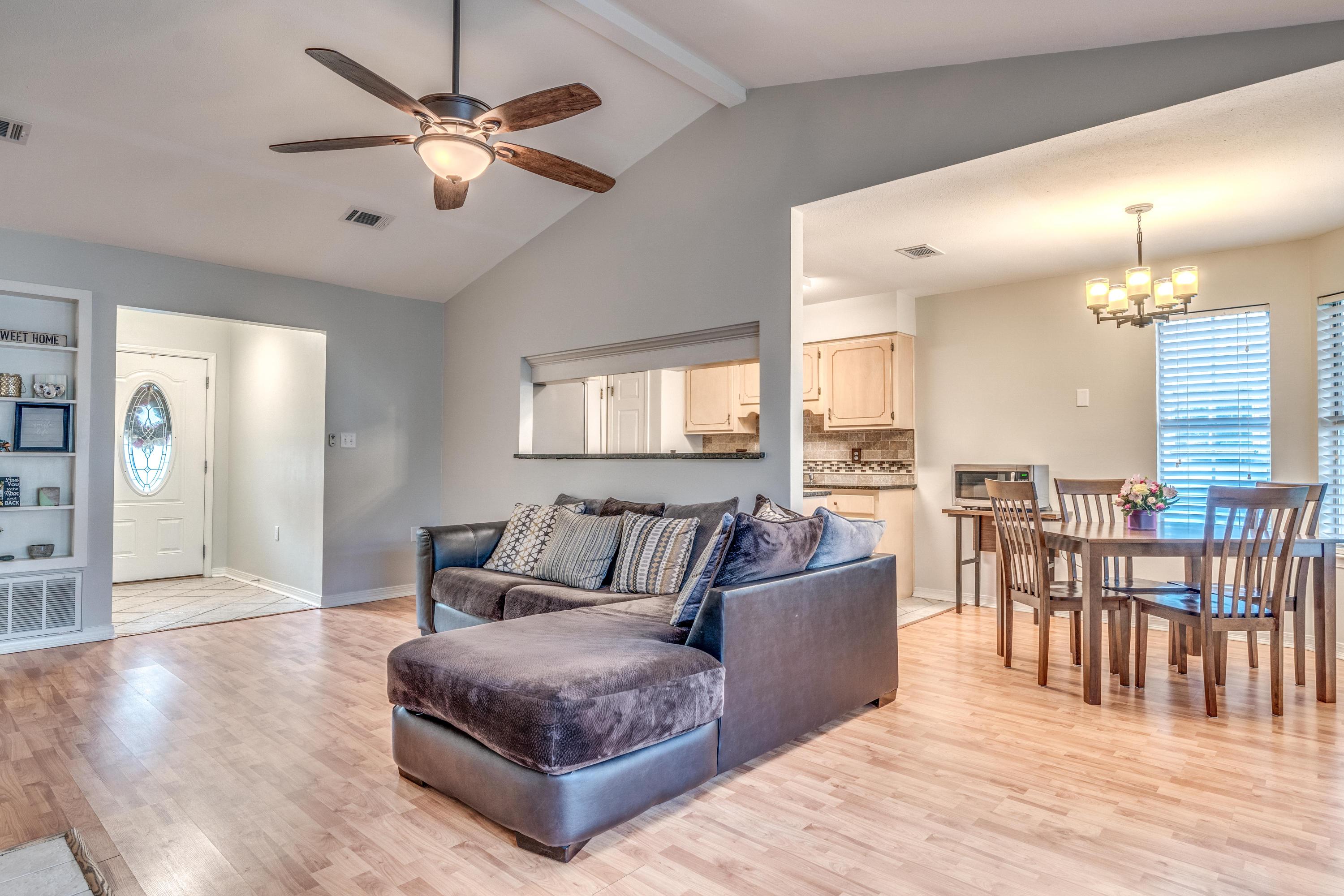 EMERALD GARDENS NORTH 1ST ADDN - Residential