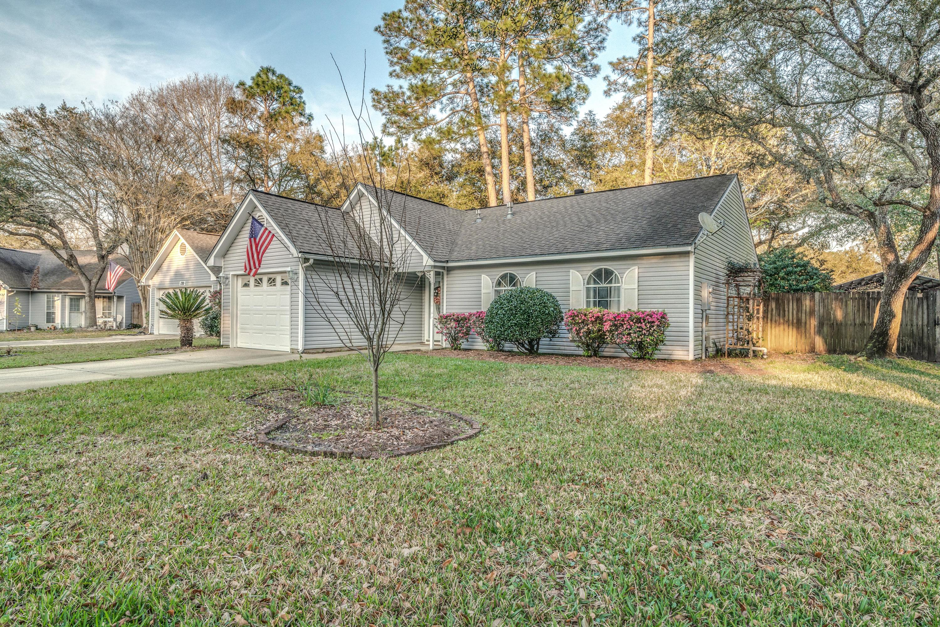 EMERALD GARDENS NORTH 1ST ADDN - Residential