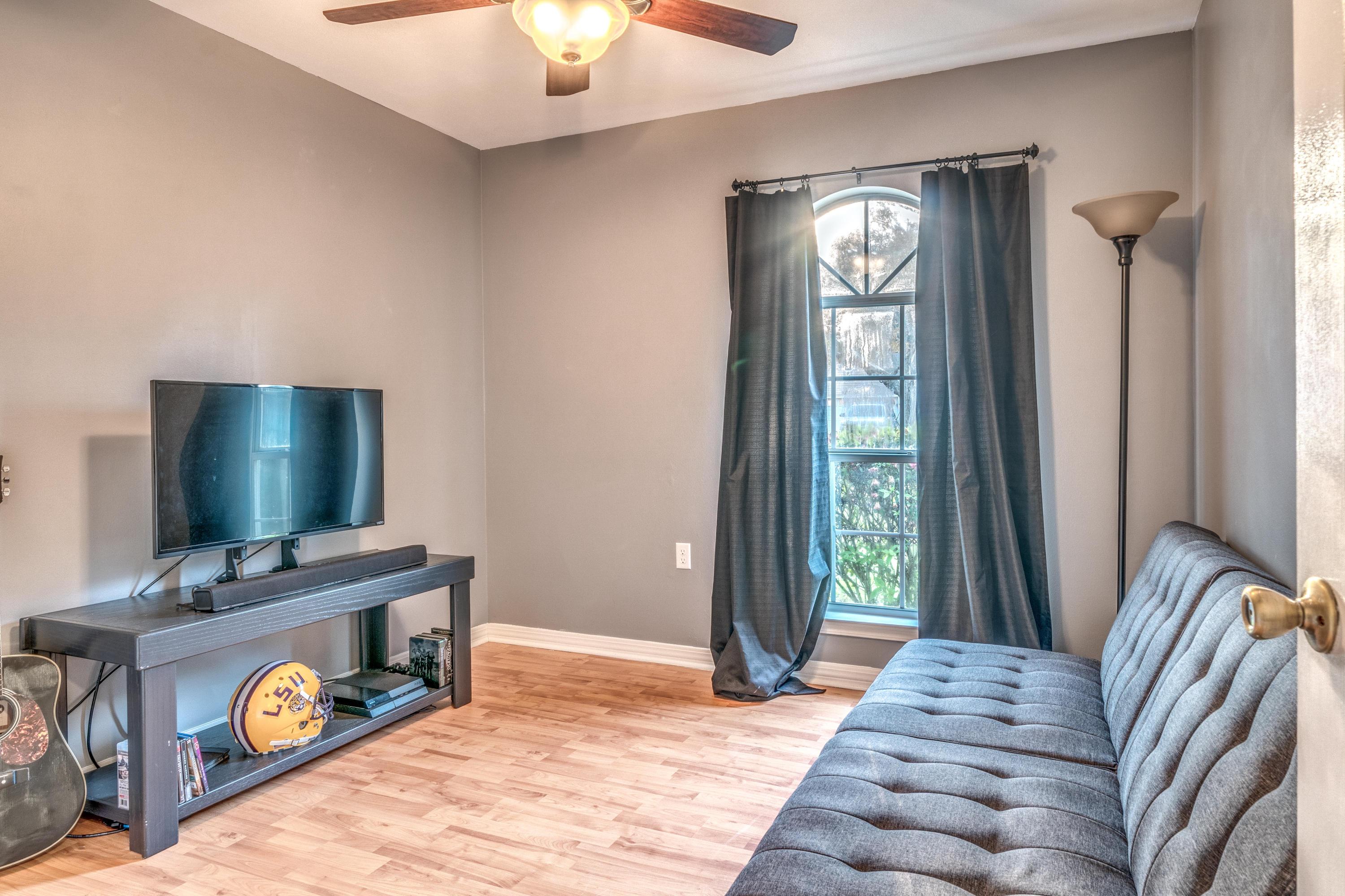 EMERALD GARDENS NORTH 1ST ADDN - Residential