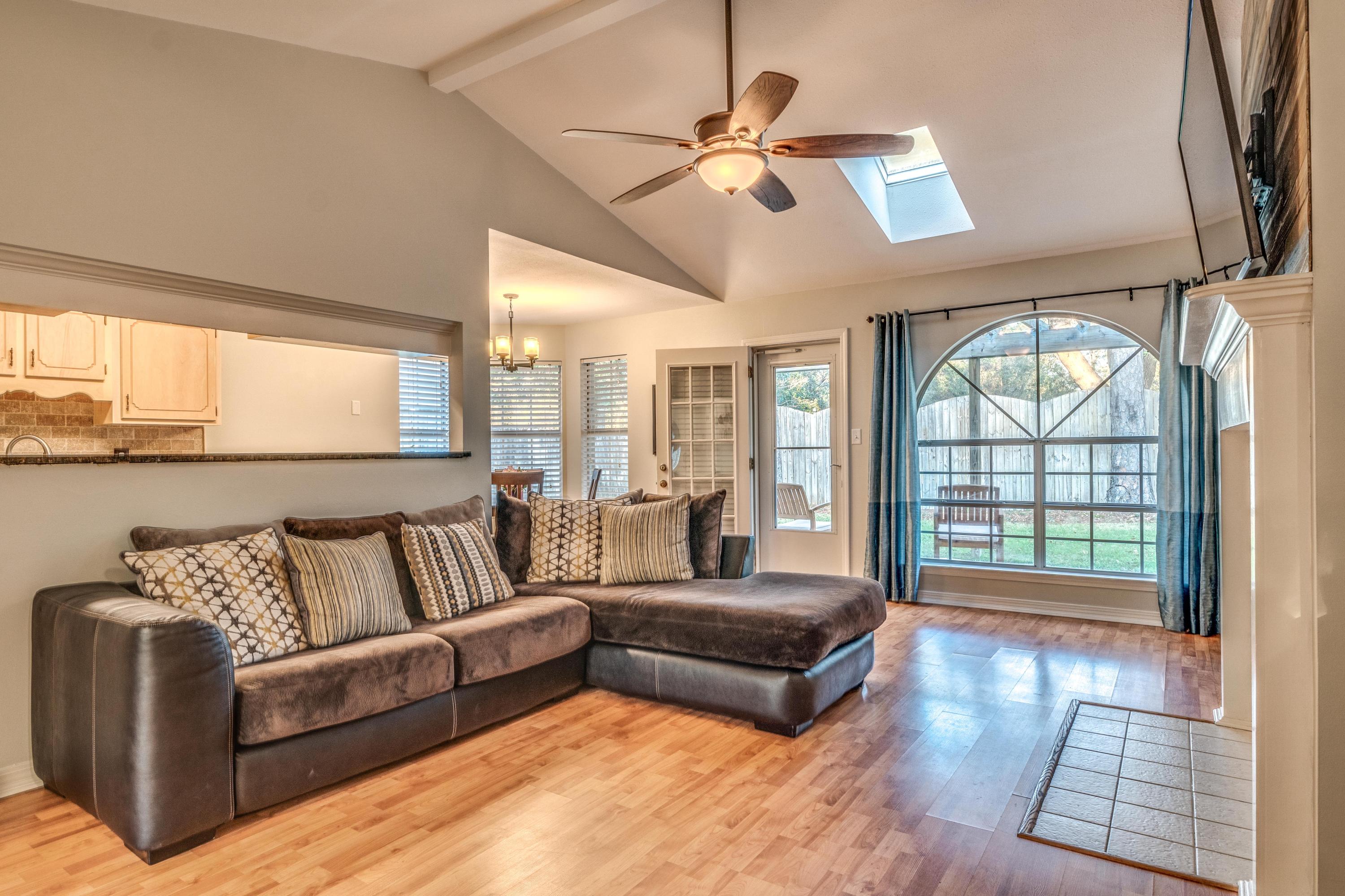 EMERALD GARDENS NORTH 1ST ADDN - Residential