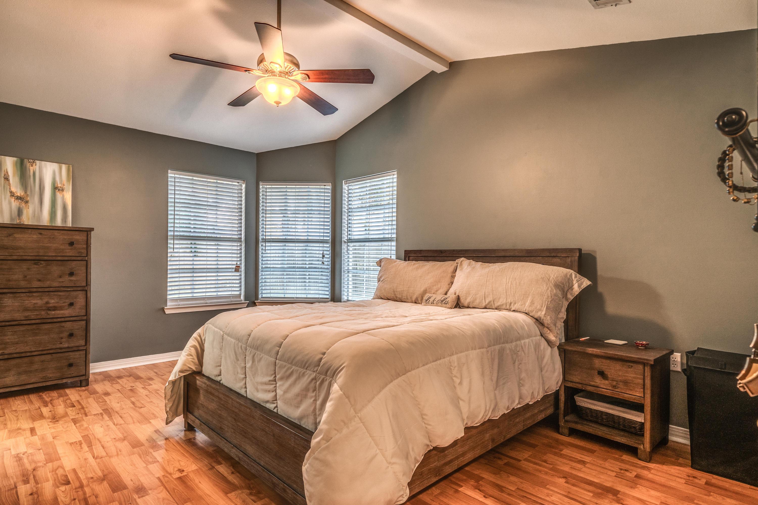 EMERALD GARDENS NORTH 1ST ADDN - Residential