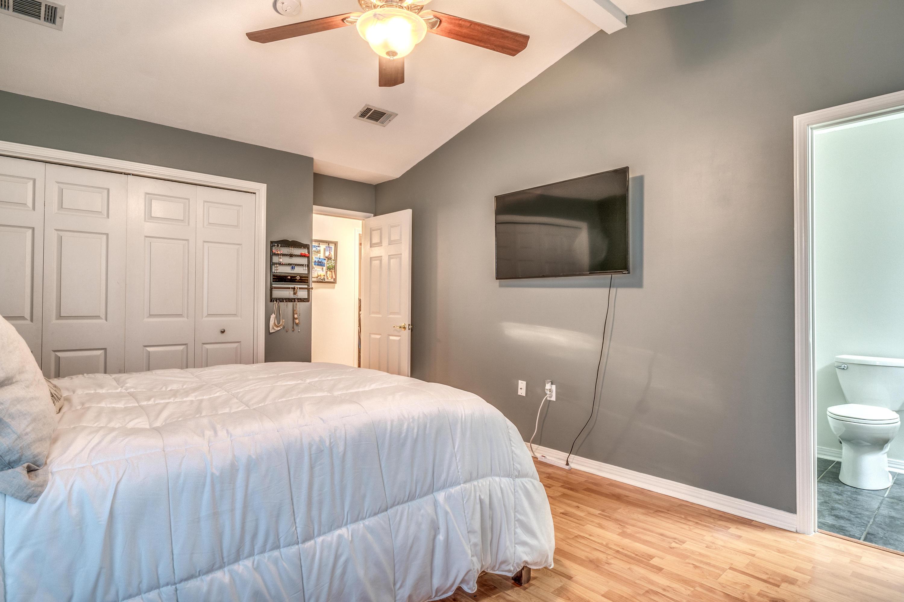 EMERALD GARDENS NORTH 1ST ADDN - Residential