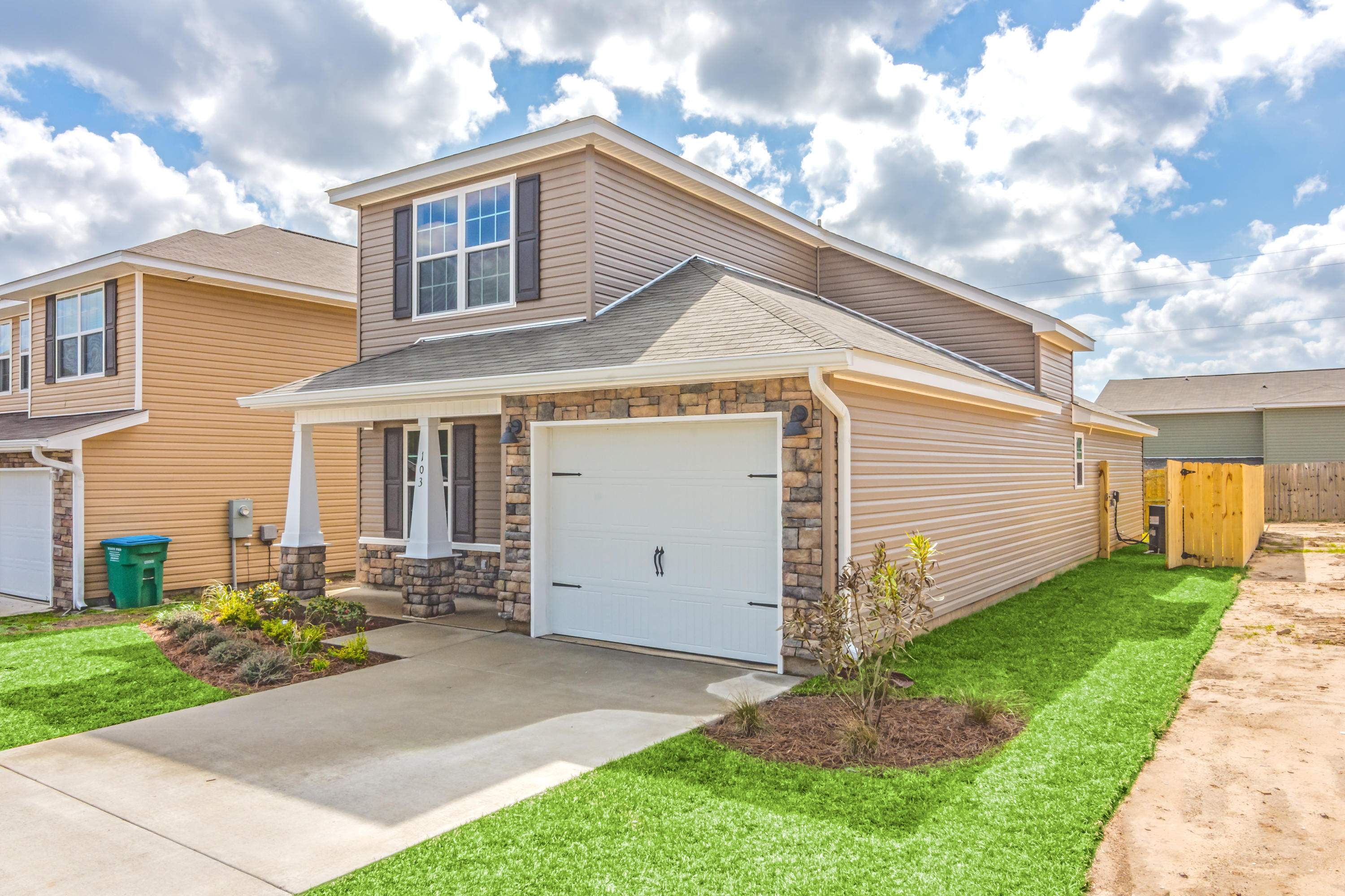 STILLWELL ESTATES - Residential