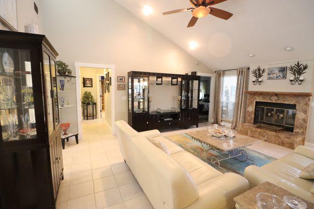 CANDLEWICK ACRES - Residential