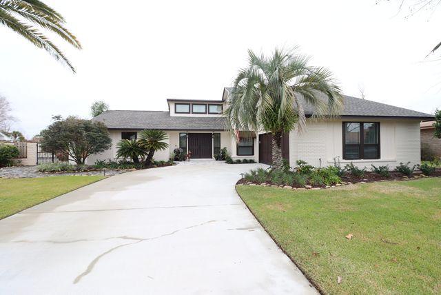 CANDLEWICK ACRES - Residential