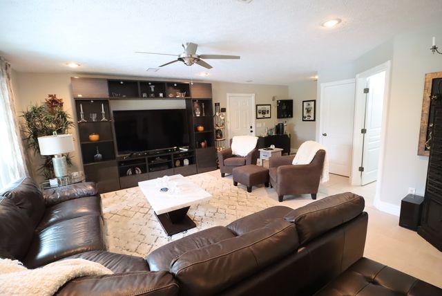 CANDLEWICK ACRES - Residential