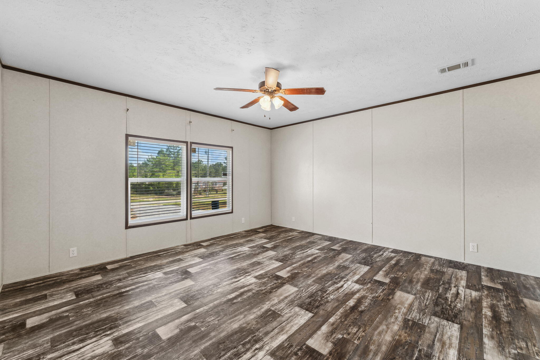LOT 20 BLK I JUNIPER LAKE EST UNIT 6 OF OAKWOOD HILLS OR 3073-1980 OR 3158-537 - Residential