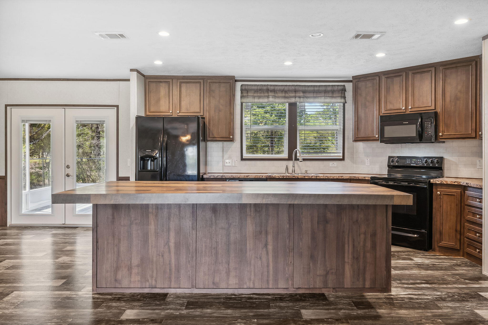 LOT 20 BLK I JUNIPER LAKE EST UNIT 6 OF OAKWOOD HILLS OR 3073-1980 OR 3158-537 - Residential