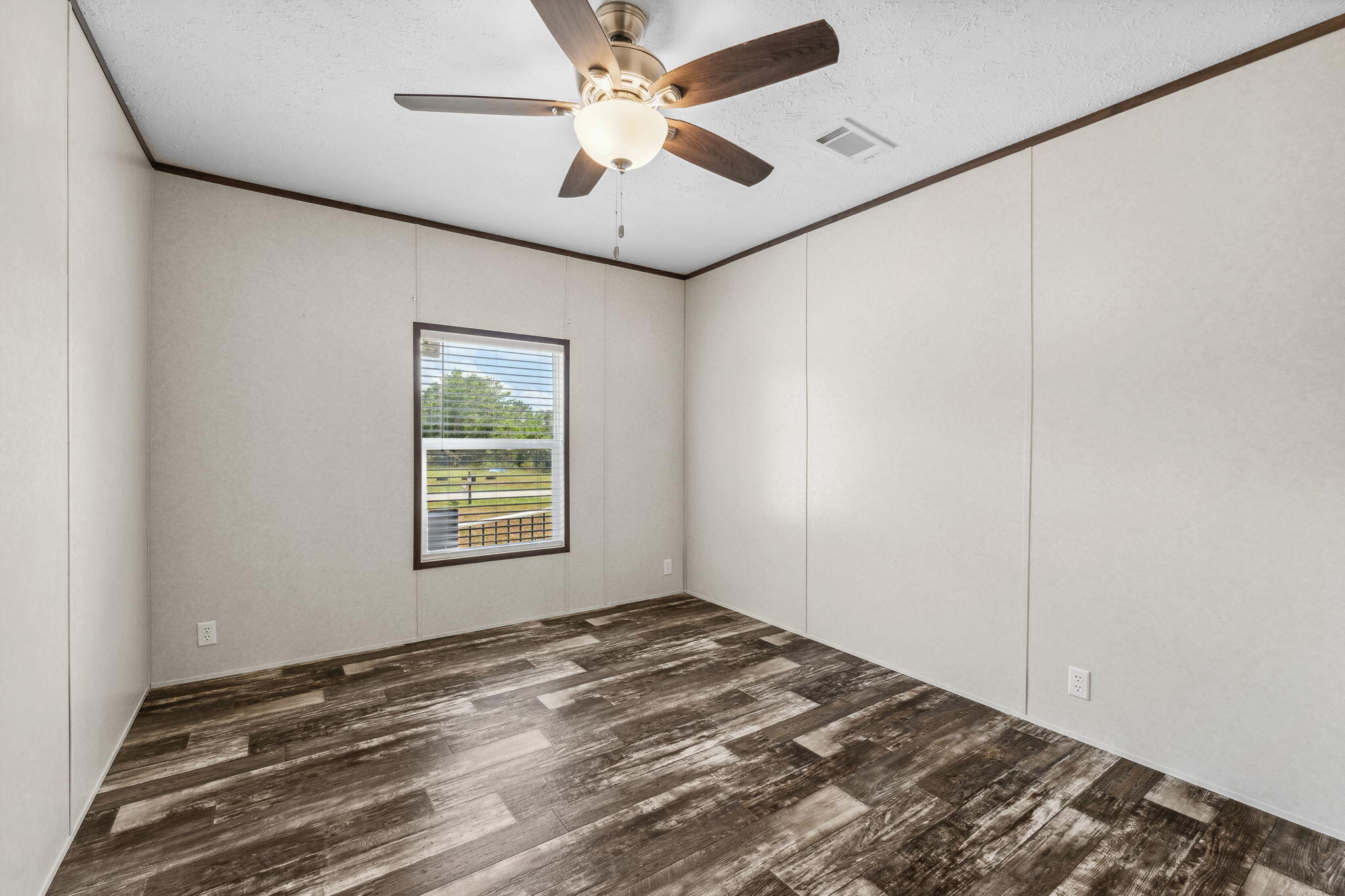 LOT 20 BLK I JUNIPER LAKE EST UNIT 6 OF OAKWOOD HILLS OR 3073-1980 OR 3158-537 - Residential
