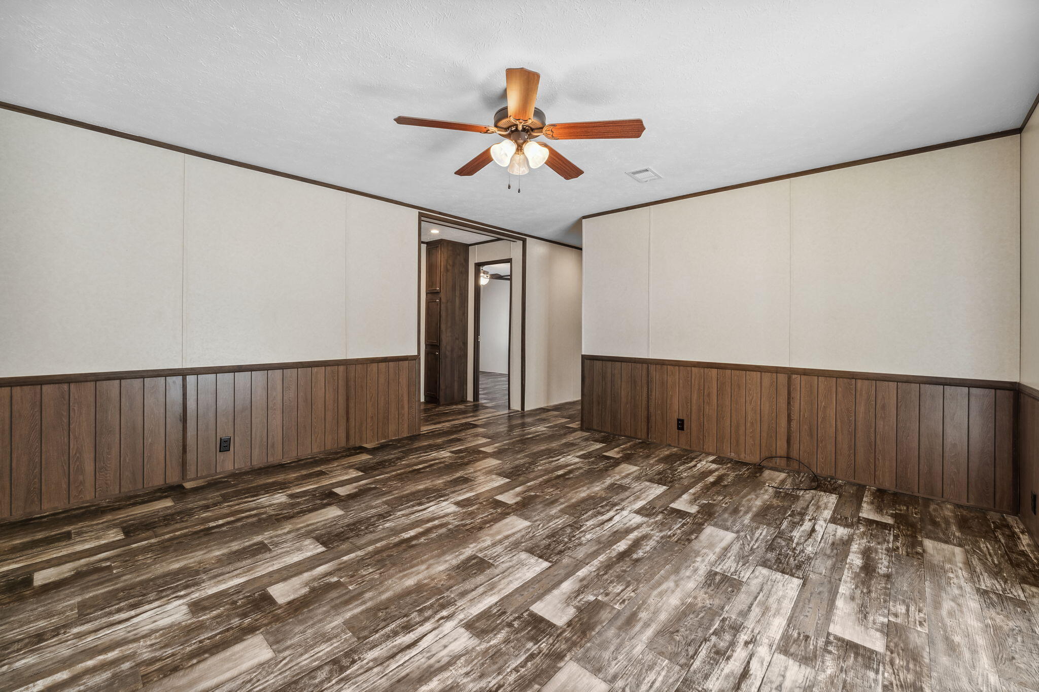 LOT 20 BLK I JUNIPER LAKE EST UNIT 6 OF OAKWOOD HILLS OR 3073-1980 OR 3158-537 - Residential
