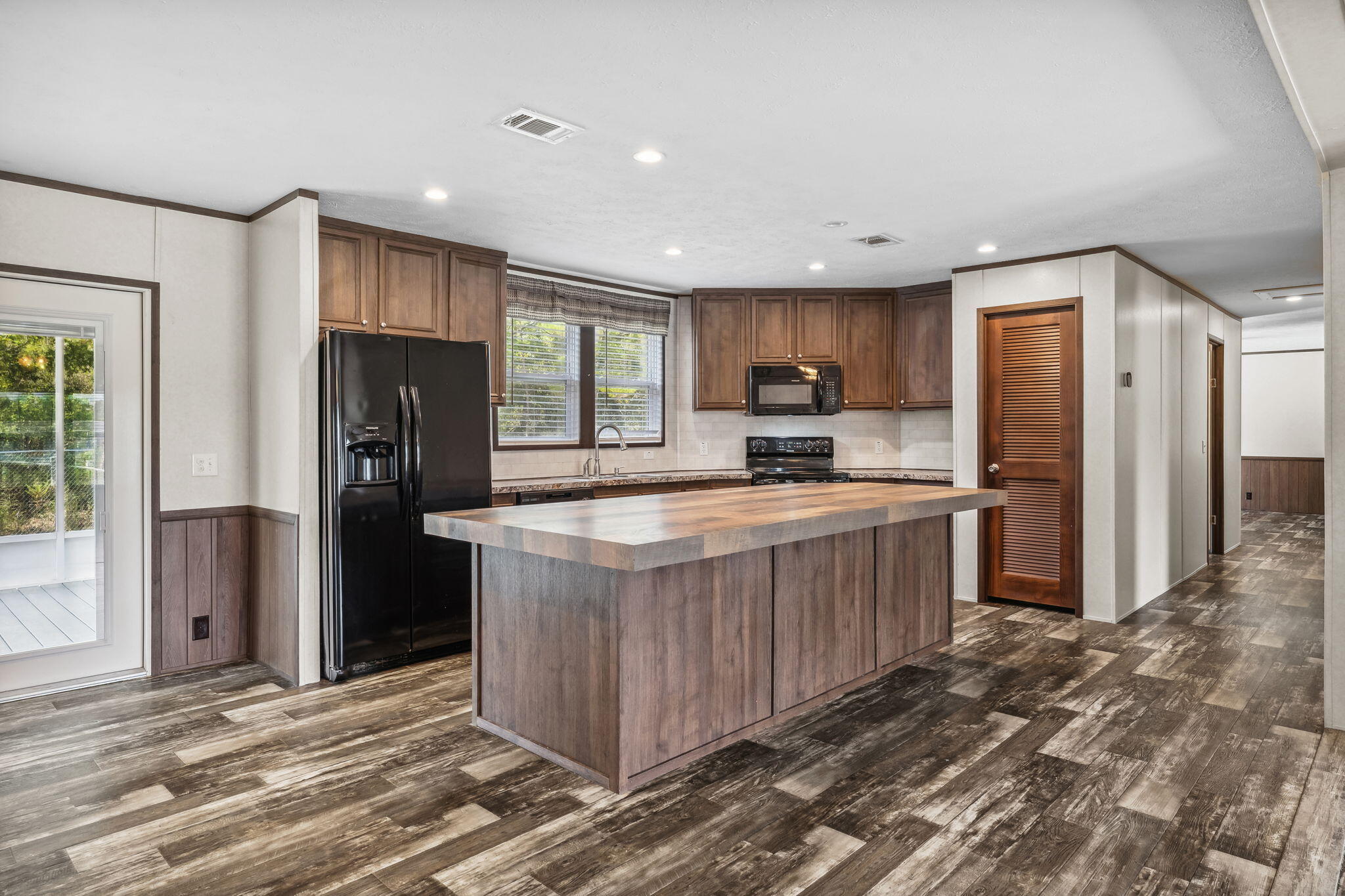 LOT 20 BLK I JUNIPER LAKE EST UNIT 6 OF OAKWOOD HILLS OR 3073-1980 OR 3158-537 - Residential
