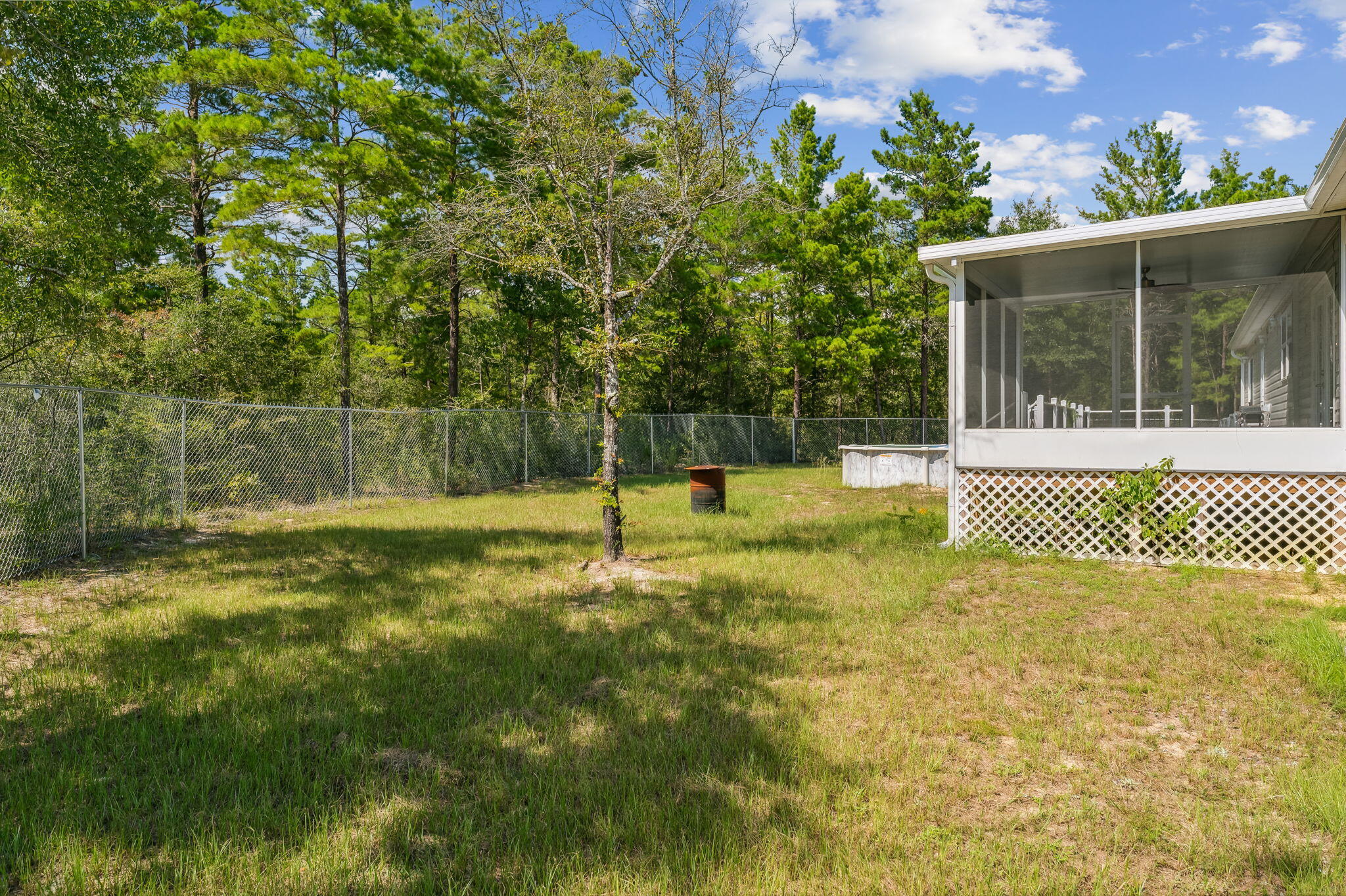 LOT 20 BLK I JUNIPER LAKE EST UNIT 6 OF OAKWOOD HILLS OR 3073-1980 OR 3158-537 - Residential