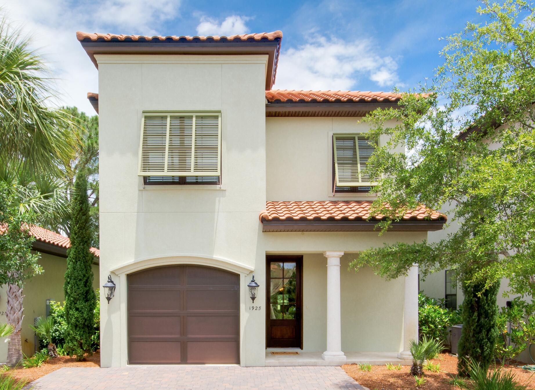 1925 Villa Lago is designed and furnished in stunning coastal style, our Mediterranean inspired villa has impressive views of the Baytowne Golf Course and an unsurpassed location steps from the swimming pool. With upgrades such as hardwood and travertine floors, 10' ceilings, crown moulding and granite countertops, this property is truly a 'dream beach vacation home'! The home is professionally designed with comfort in mind while offering the finest finishes and furnishings.