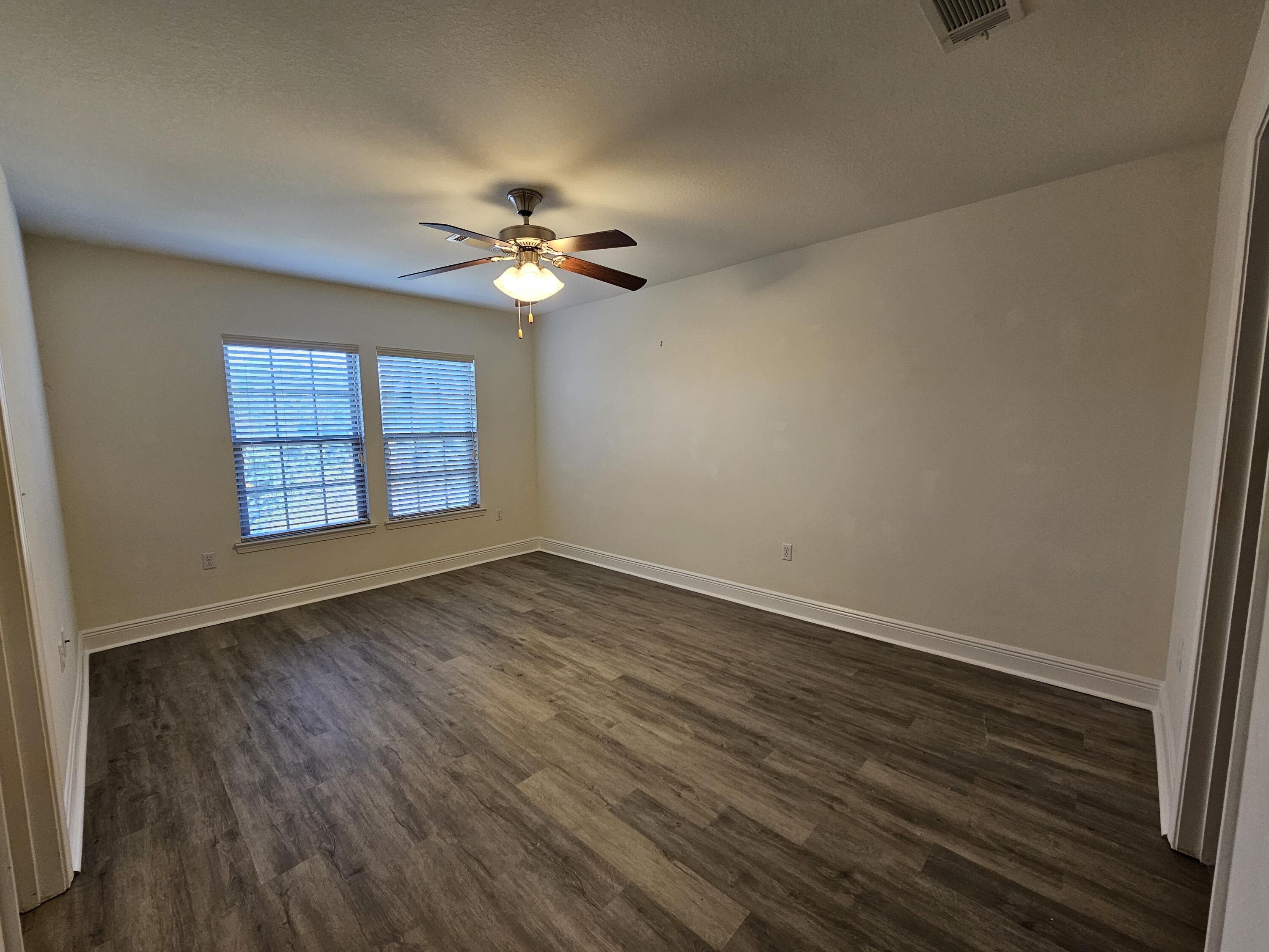 RESERVE POINTE - Residential Lease