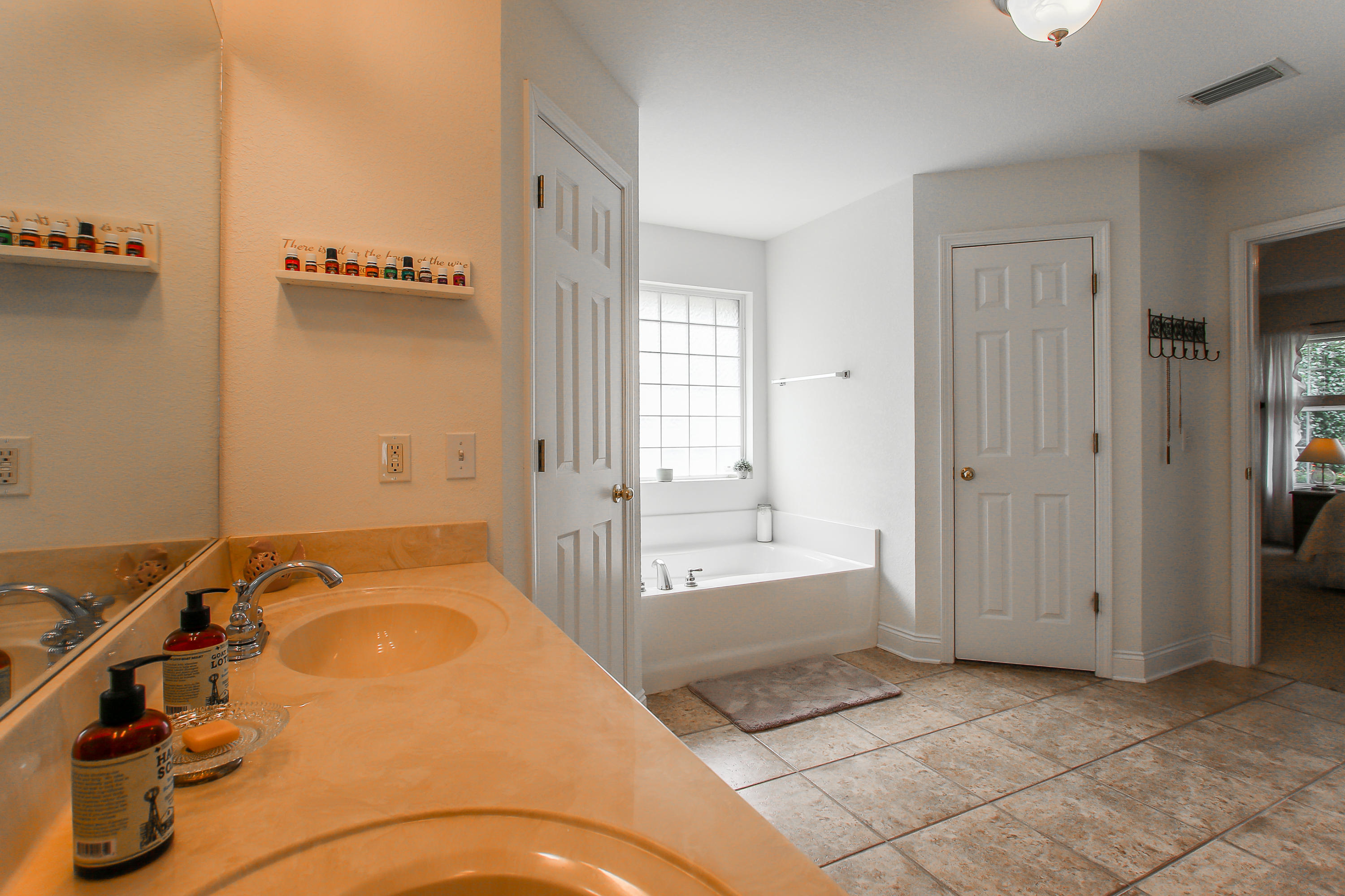 HOLLEY BY THE SEA - Residential