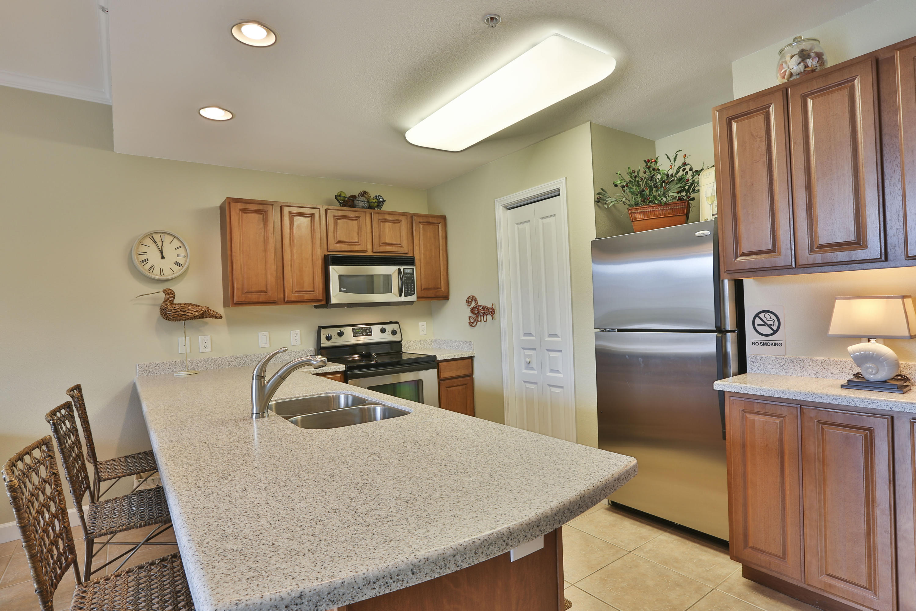 BEACH RESORT CONDOMINIUM - Residential