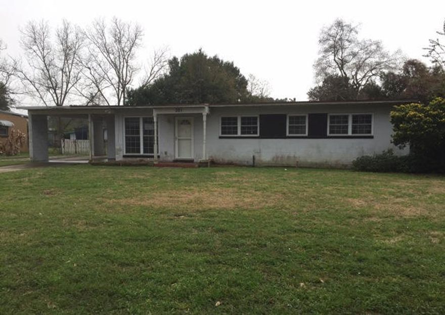 REO- Charming 3 Bed, 2 Bath home available in the Fairfield Community. This property features a lush & beautiful backyard, a carport & Fireplace in the Den. Don't miss out on this Amazing Opportunity!!! This property is considered Insurable with Escrow by a FHA Appraiser. Buyers may escrow funds for repairs after the close of escrow & the amount is added to the loan balance of the standard FHA Financing (203b). Please see attached Repair Escrow & PCR for details. Available to Owner Occupants for 15 days from list date.