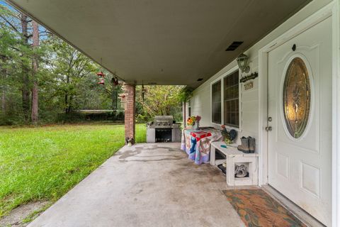 A home in DeFuniak Springs