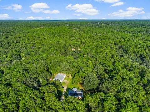 A home in DeFuniak Springs