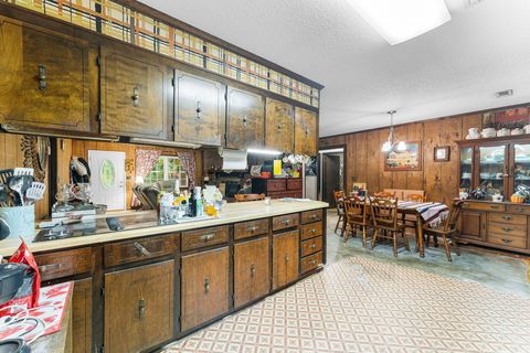 A home in DeFuniak Springs