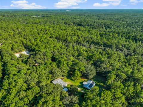 A home in DeFuniak Springs