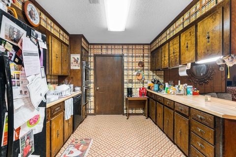 A home in DeFuniak Springs