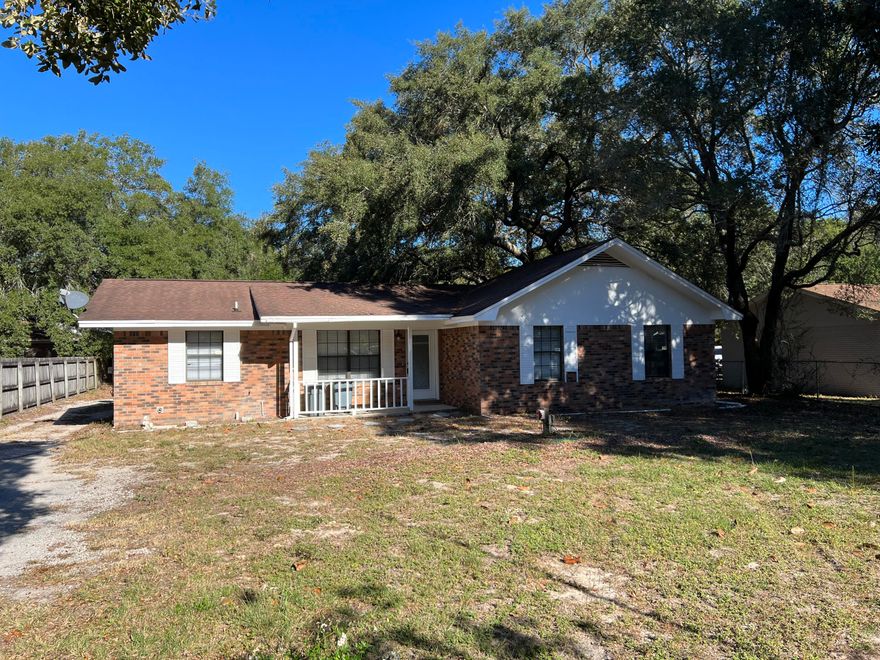 Cute little home just 2 blocks from the bay in Chocktaw Beach! 3 bedroom and 2 full baths.  New paint, new ceiling fans and new appliances! Huge back yard perfect for entertaining!