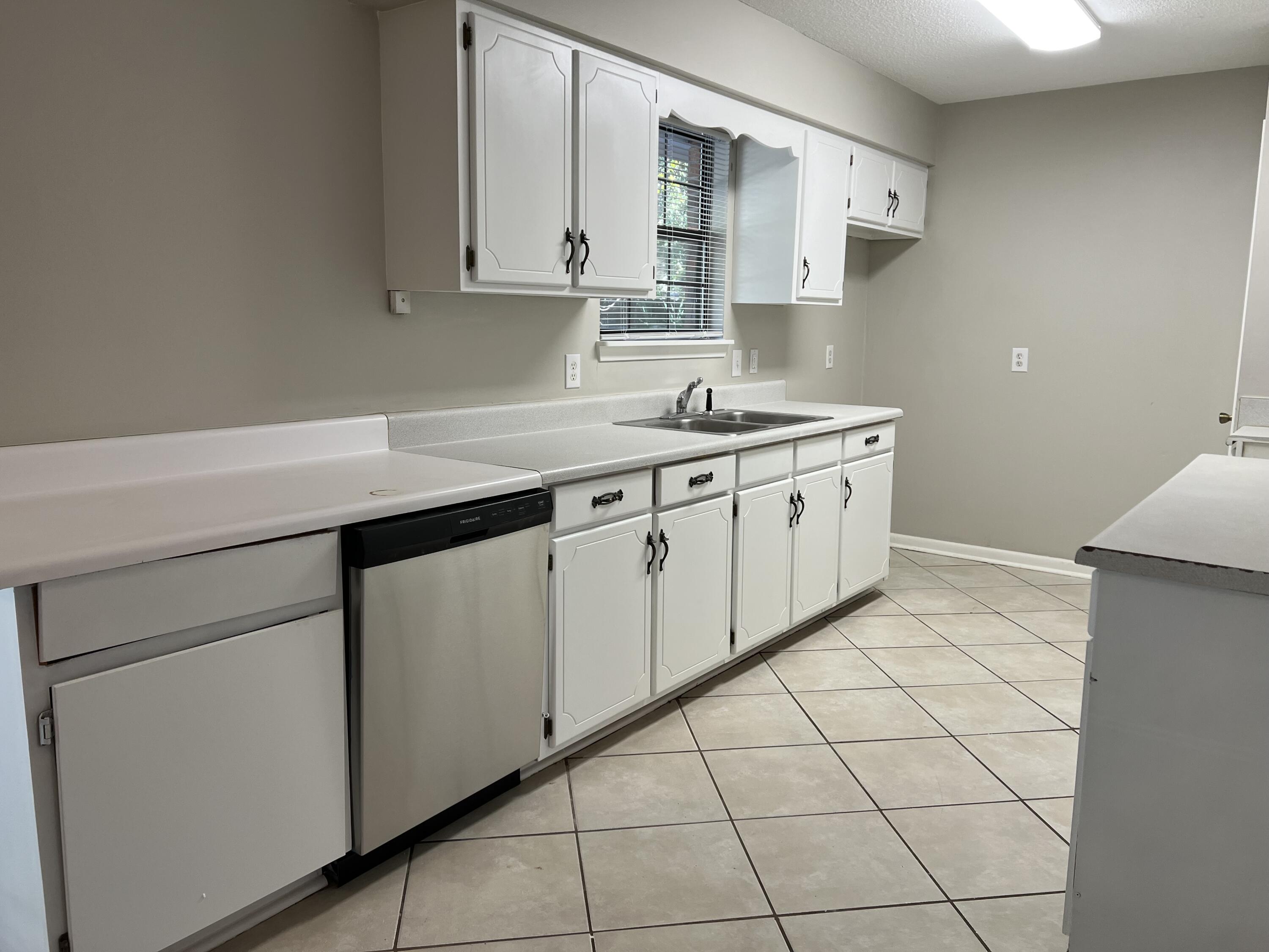 CHOCTAW 3RD ADDN - Residential Lease