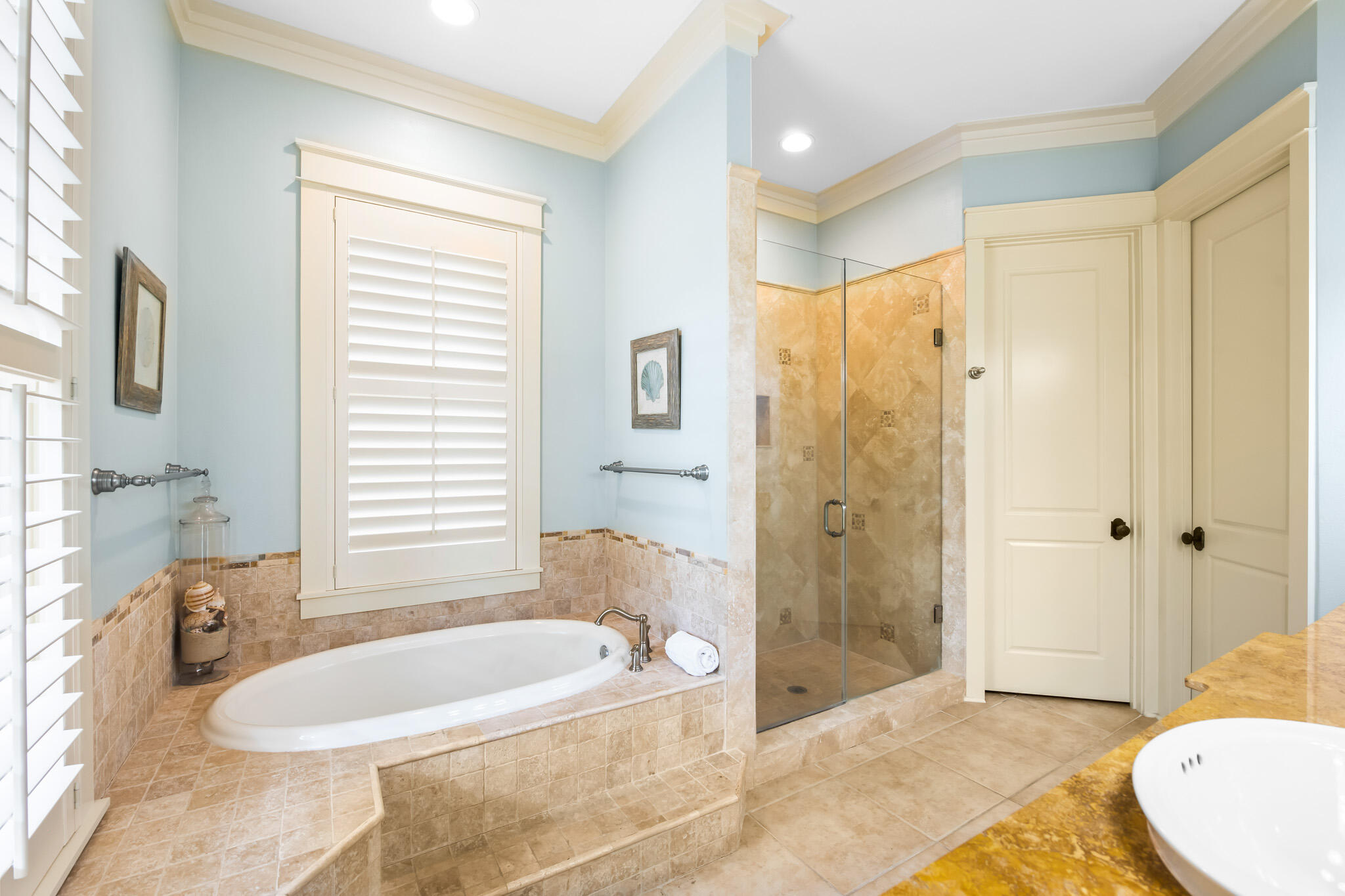 PINECREST - Residential