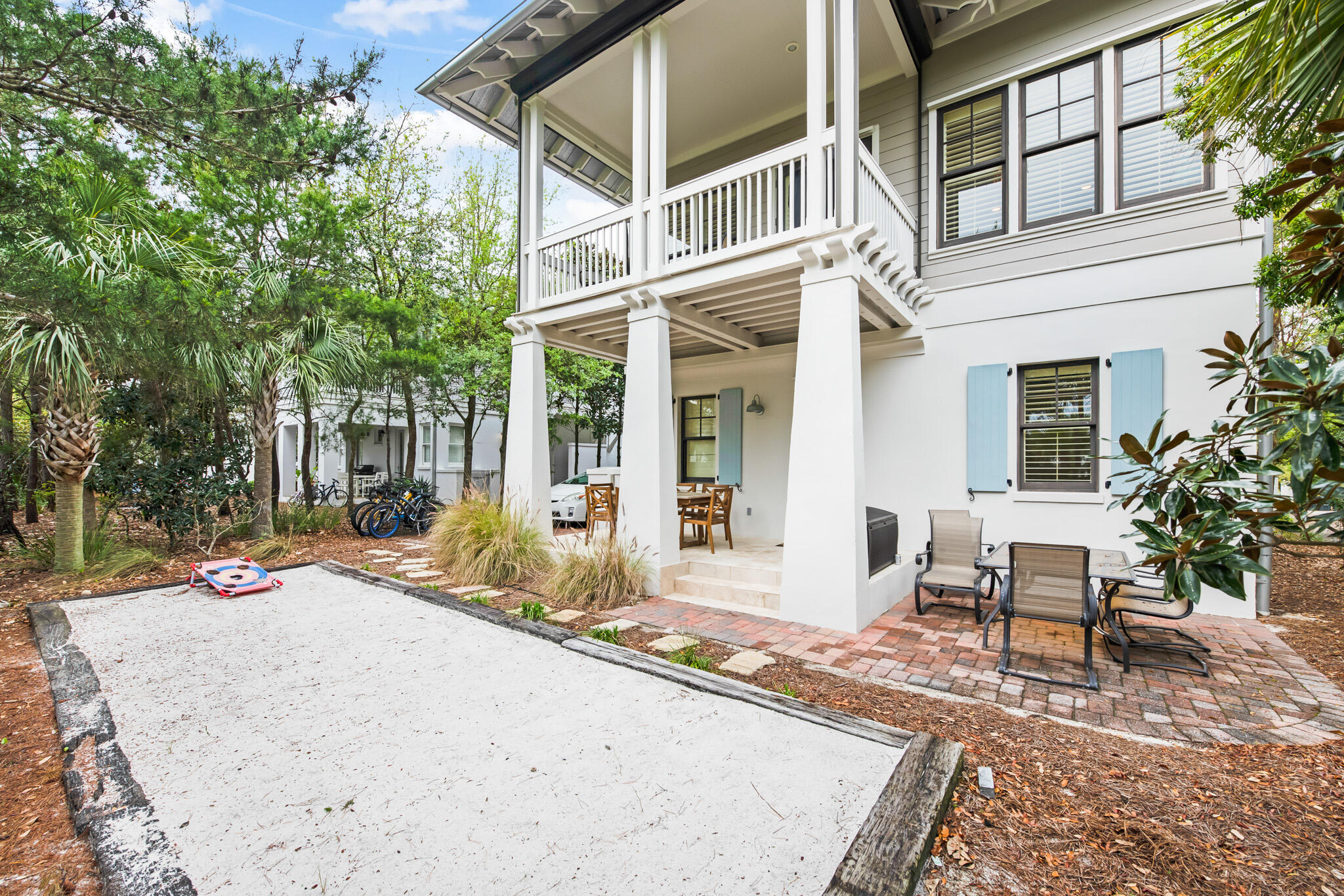 PINECREST - Residential